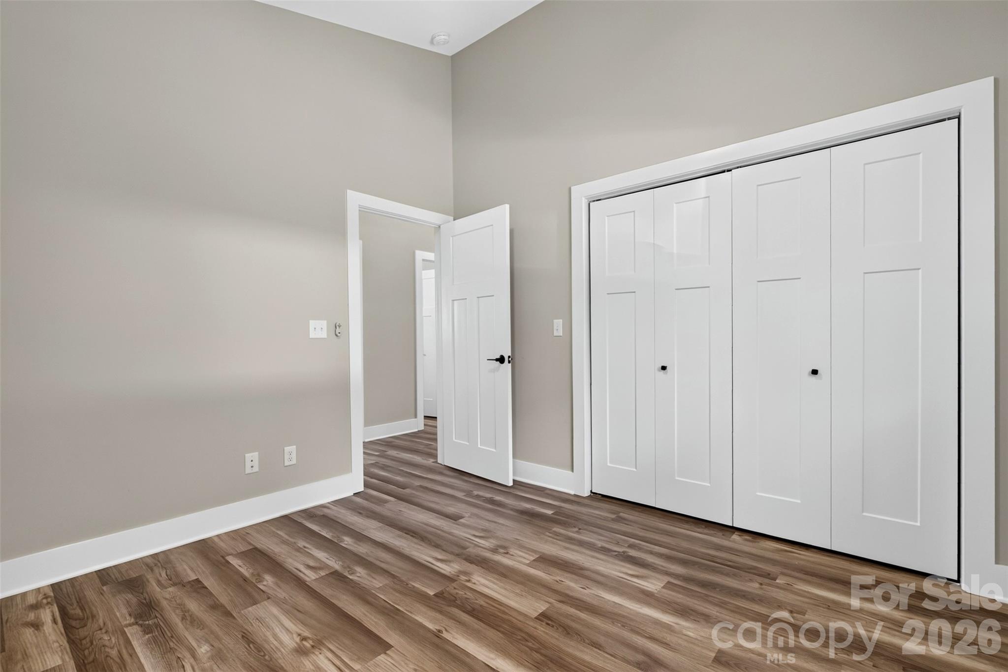 211 Hanover Street Property Photo 11