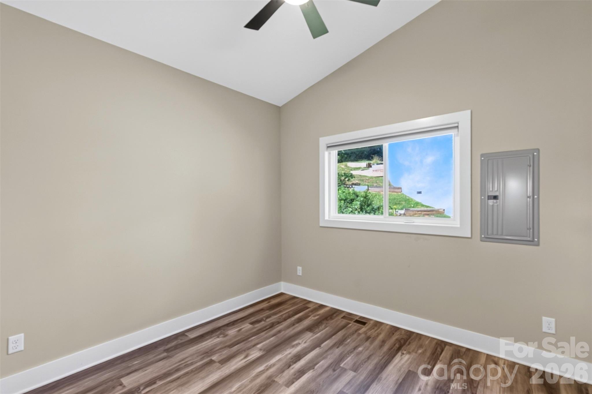 211 Hanover Street Property Photo 12