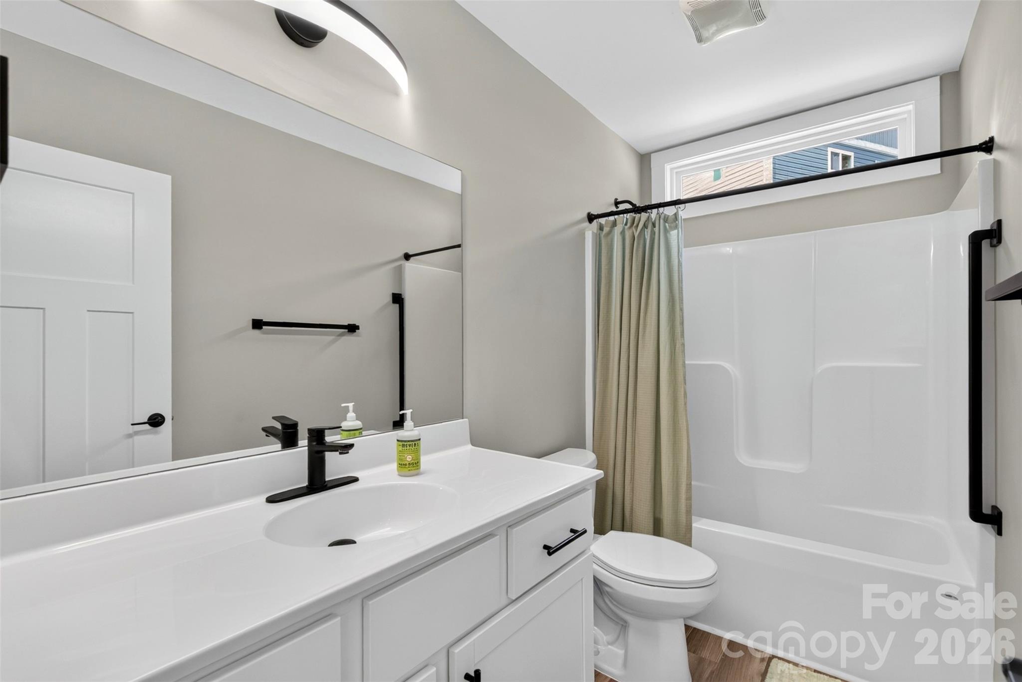 211 Hanover Street Property Photo 15