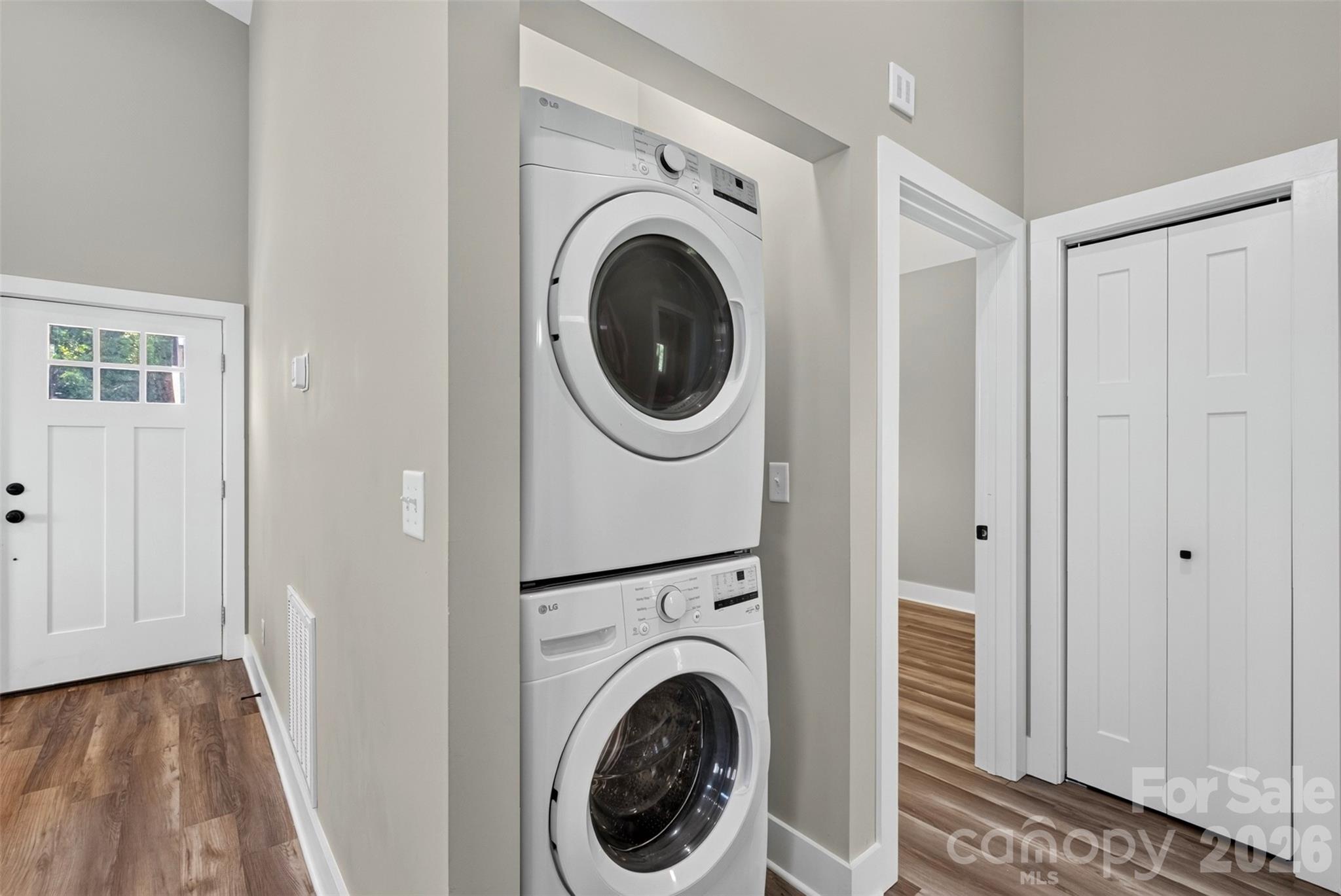 211 Hanover Street Property Photo 16