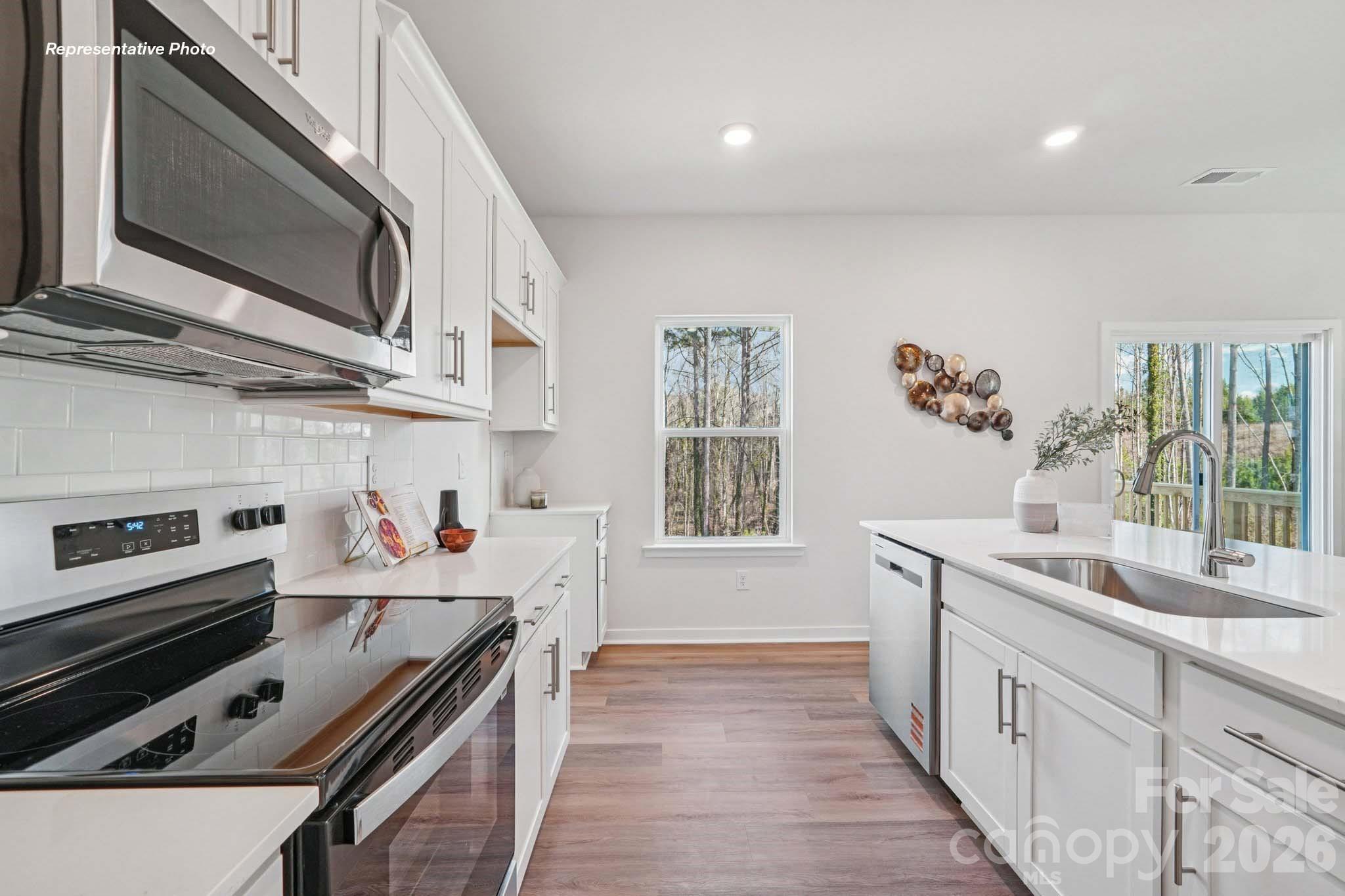 7542 Bainbridge Road Property Photo 12