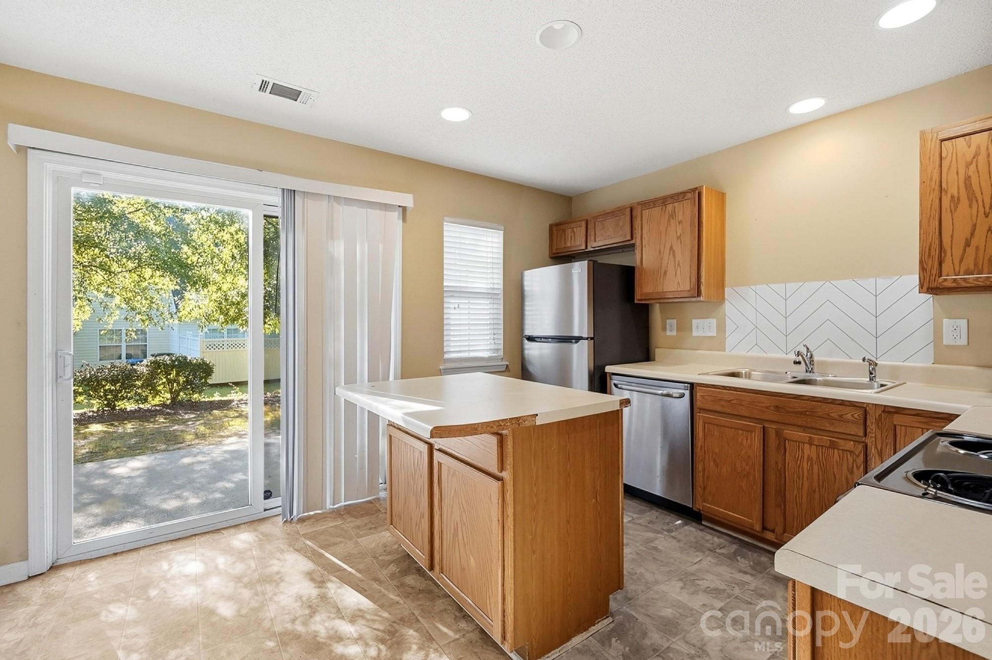 11214 Grass Field Road Property Photo 10