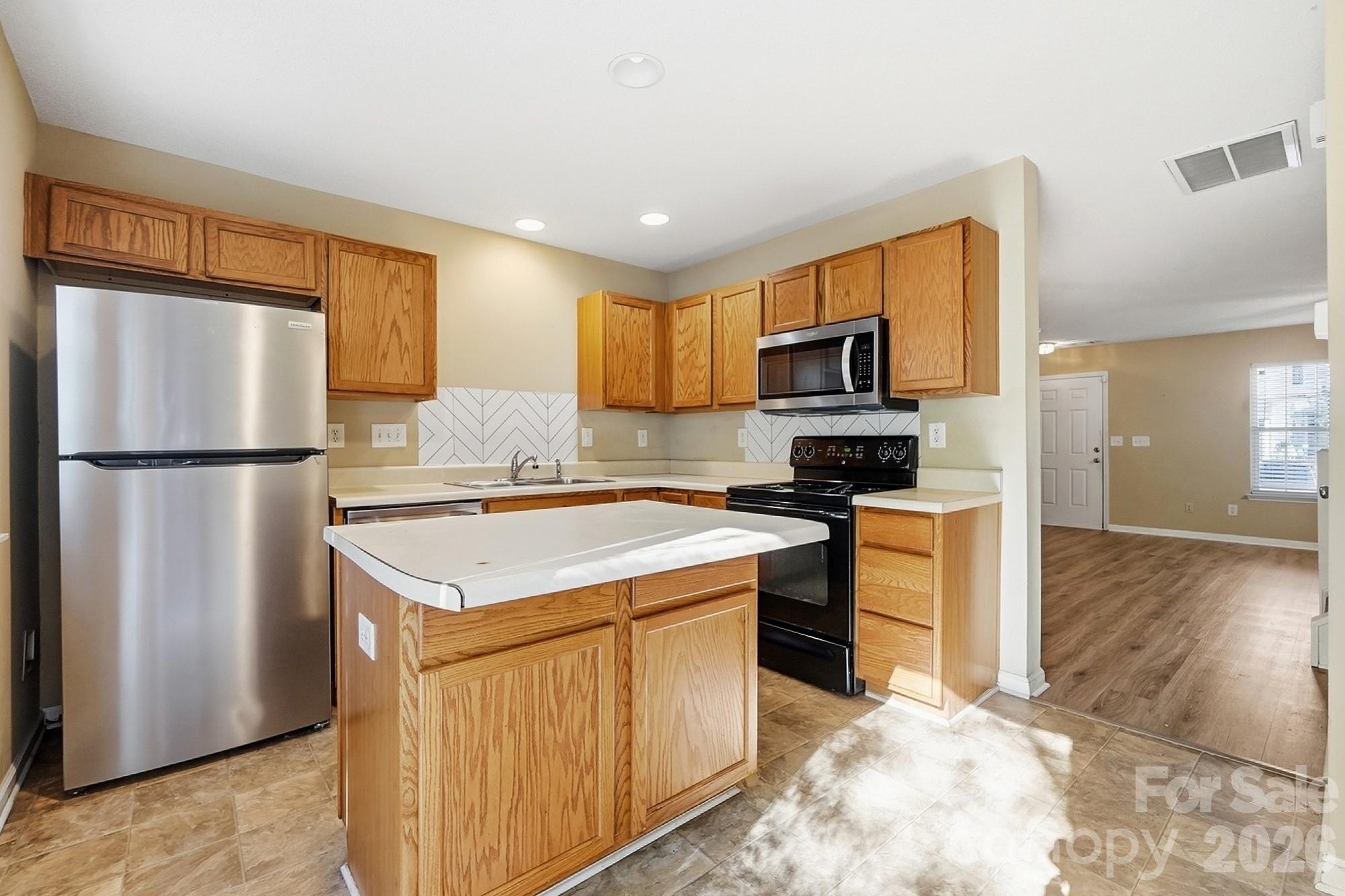 11214 Grass Field Road Property Photo 11