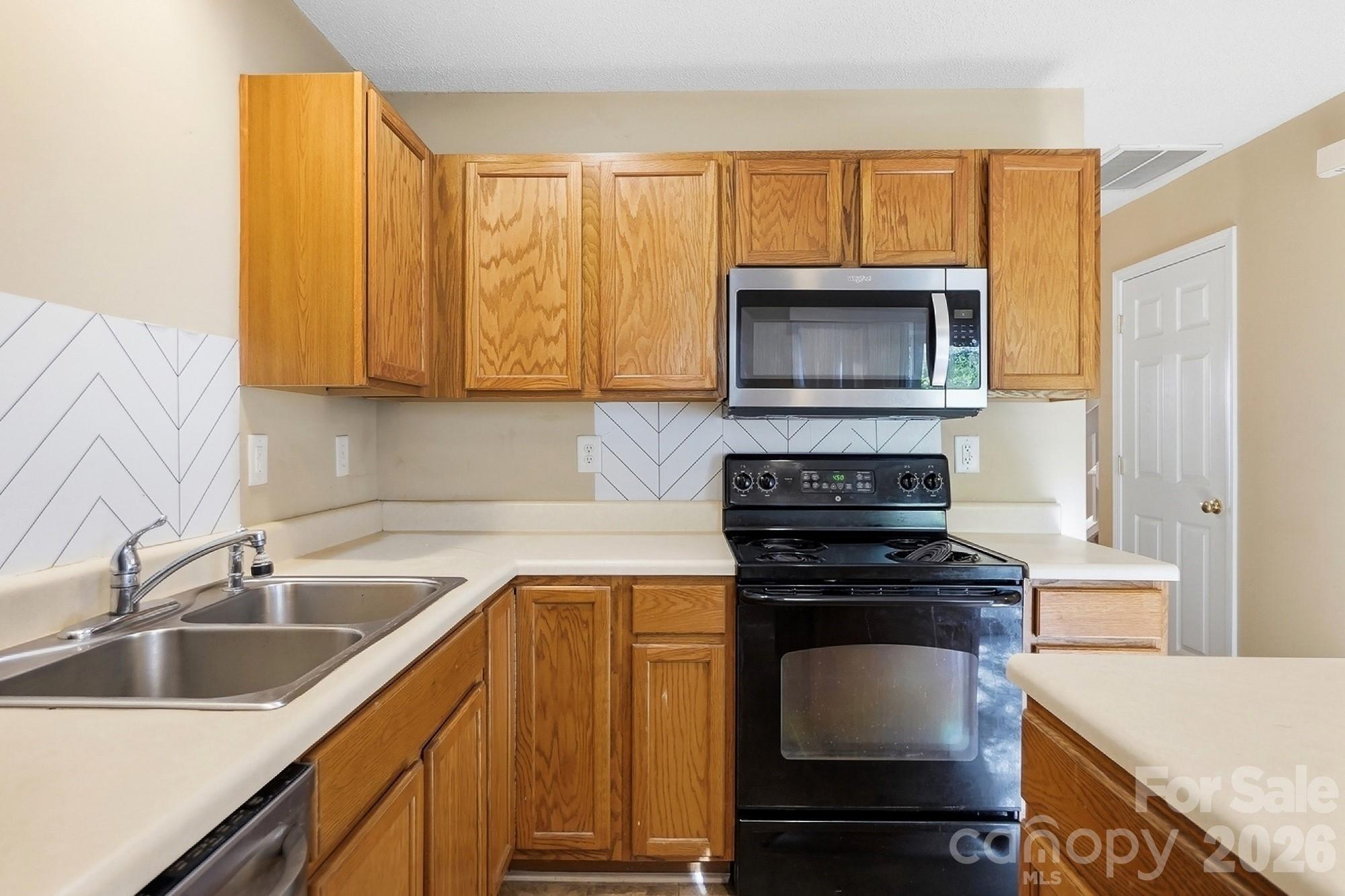 11214 Grass Field Road Property Photo 12