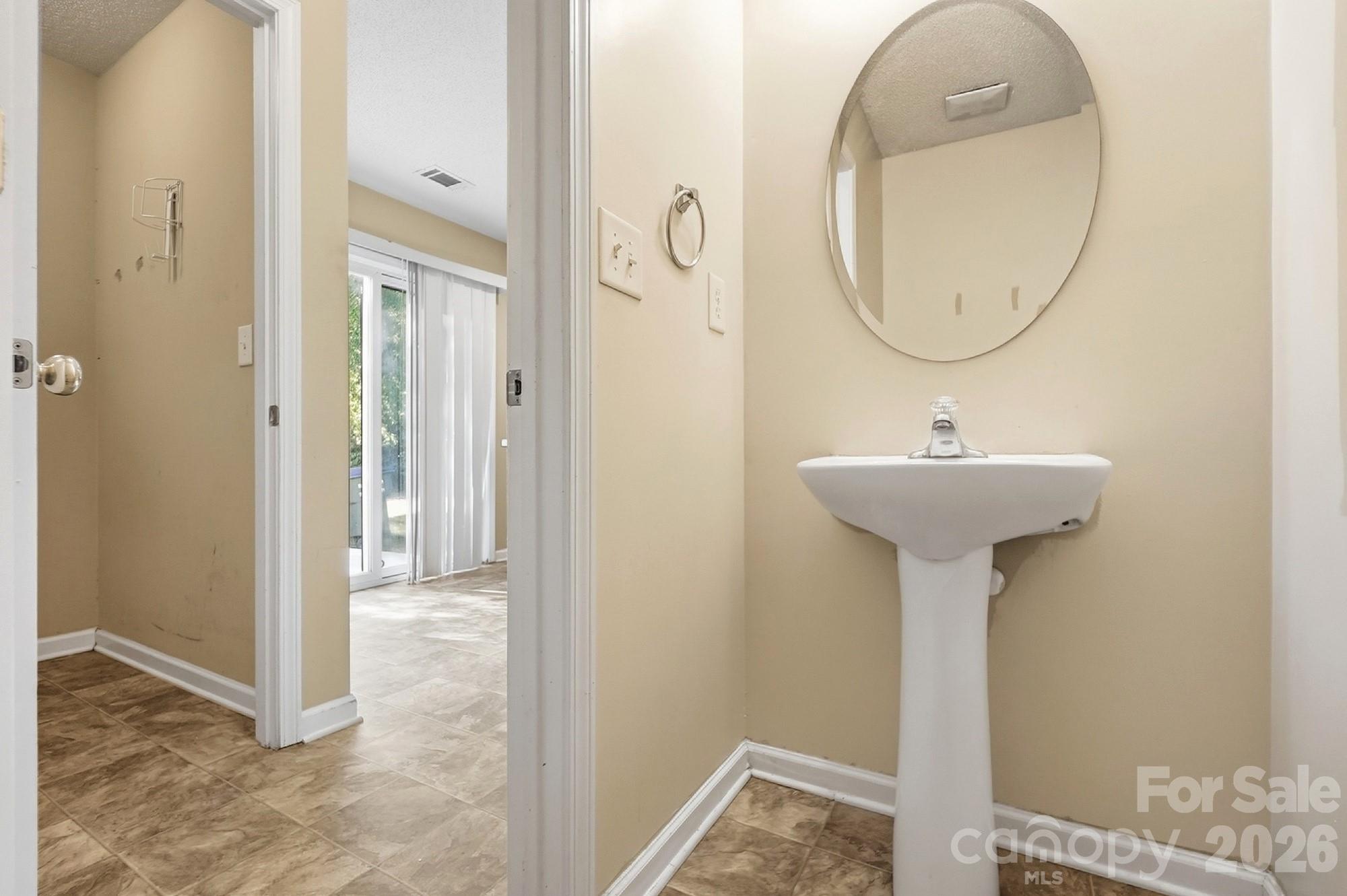 11214 Grass Field Road Property Photo 15