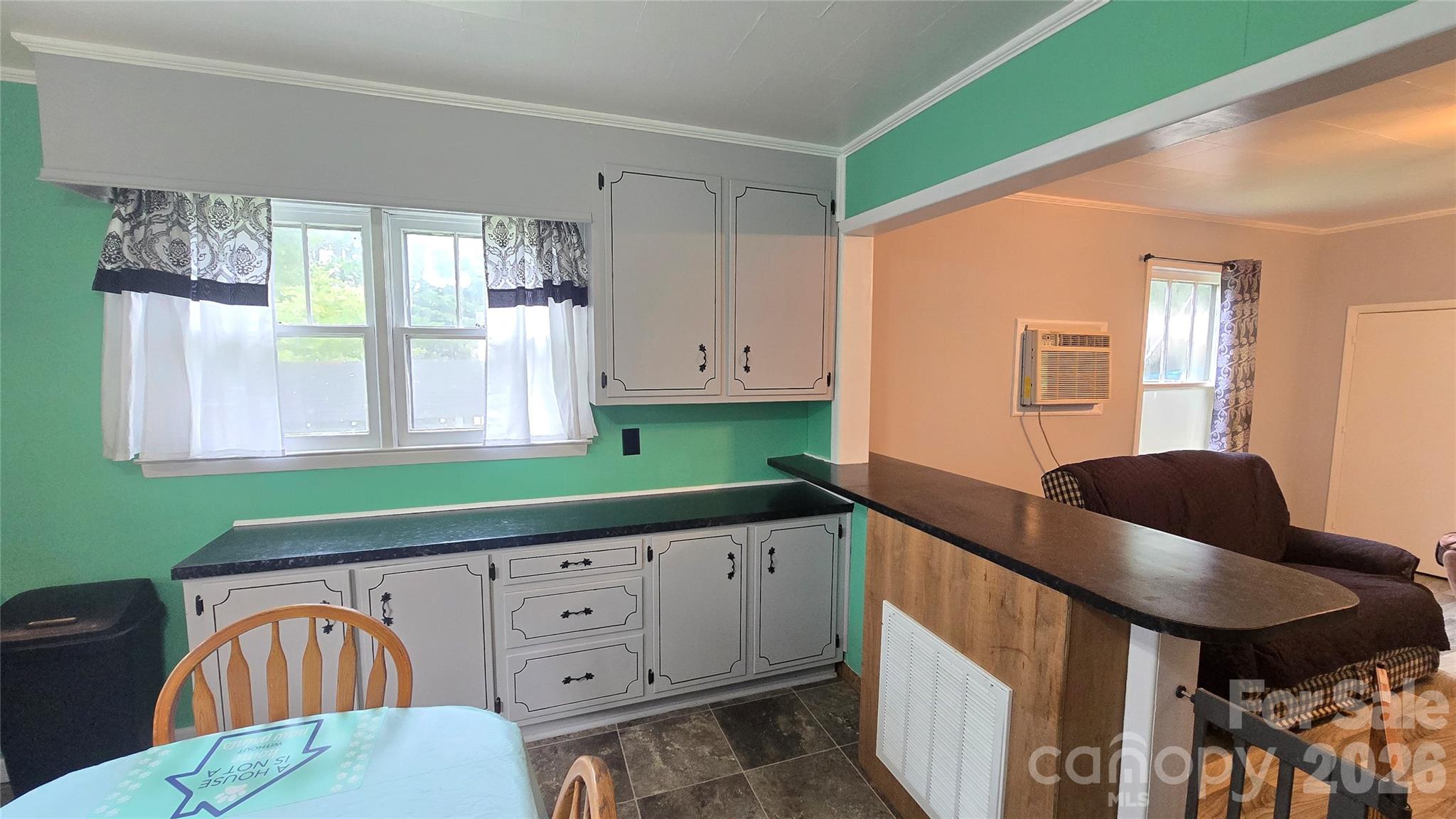 248 Mill Hill Court Property Photo 8