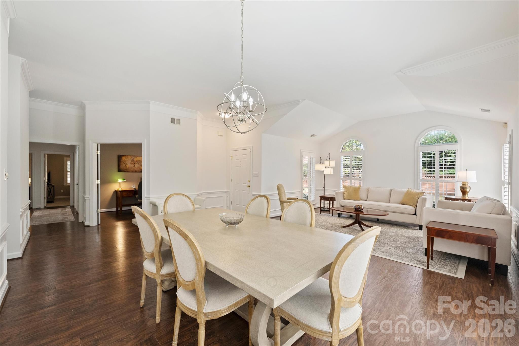 7035 Walton Heath Lane Property Photo 7