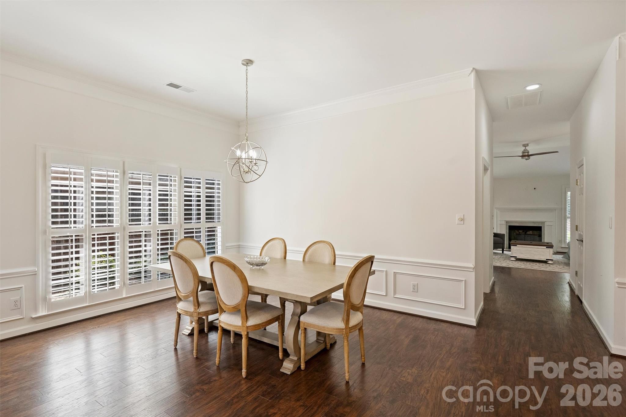 7035 Walton Heath Lane Property Photo 11