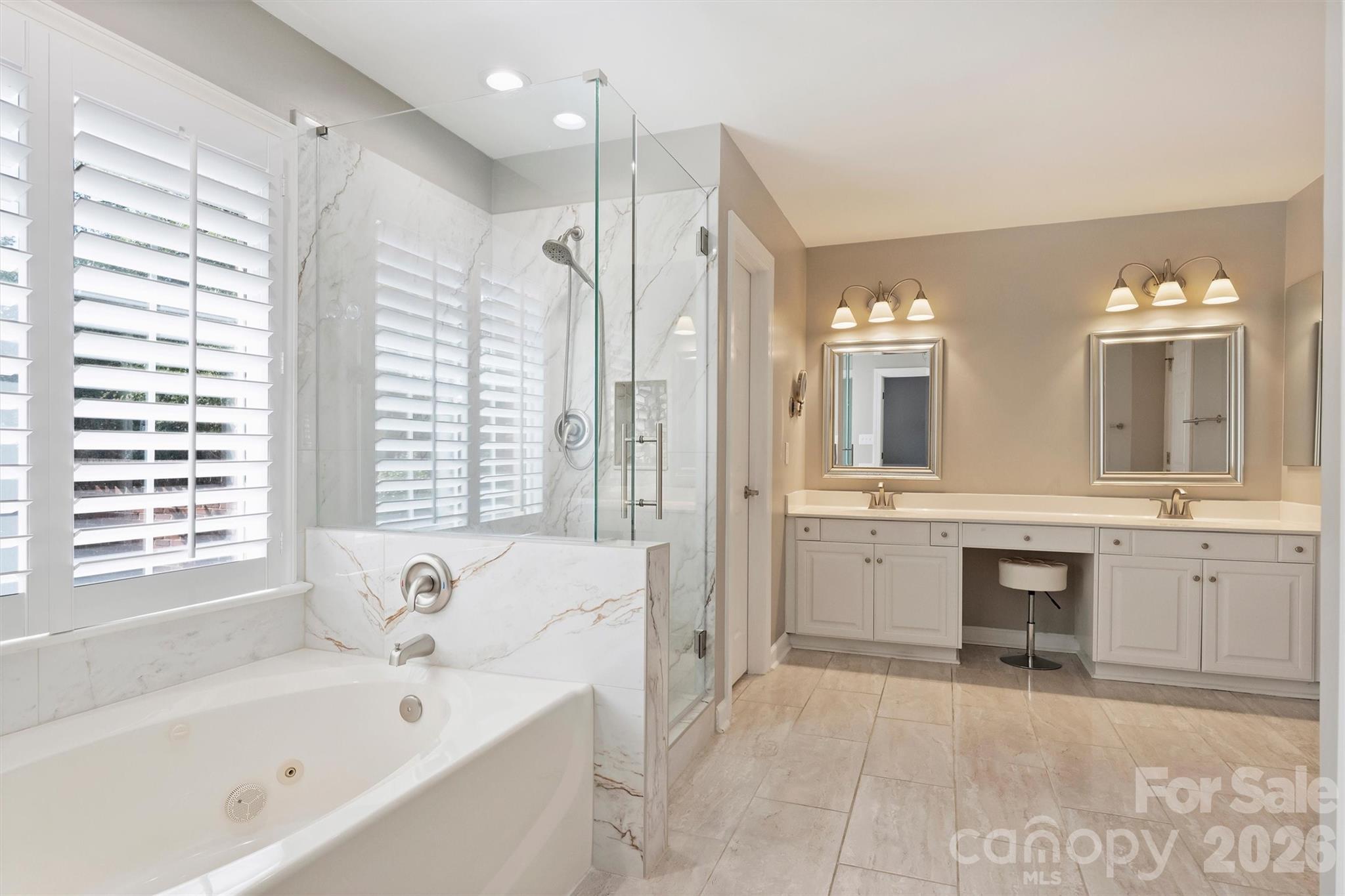 7035 Walton Heath Lane Property Photo 30