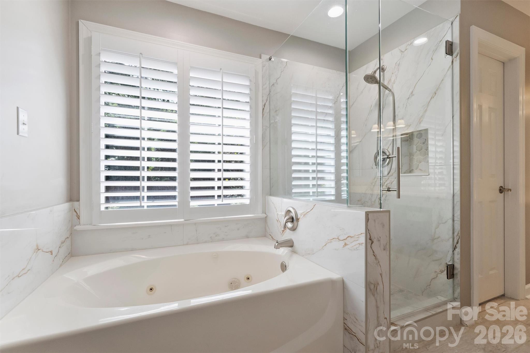7035 Walton Heath Lane Property Photo 32
