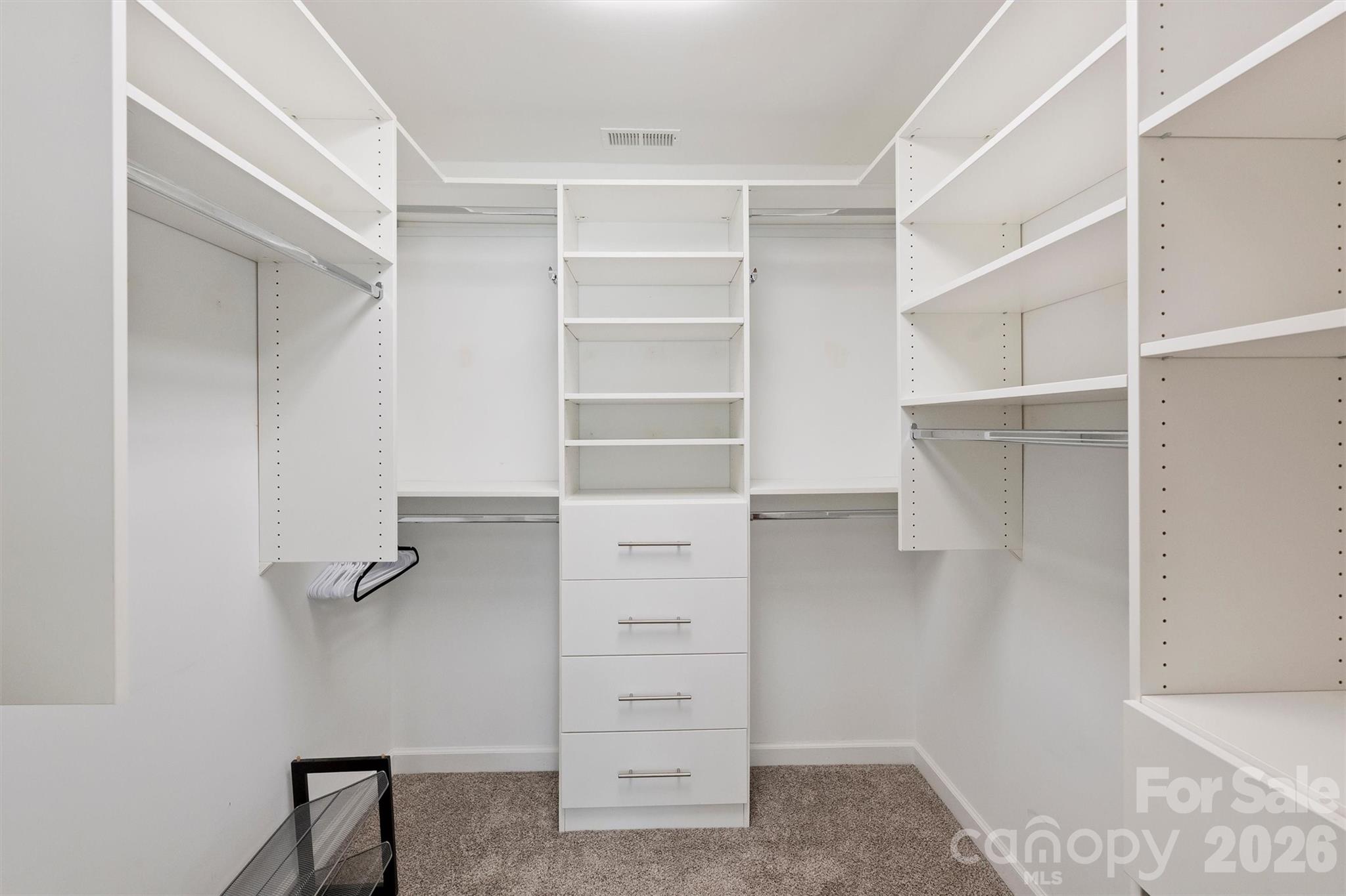 7035 Walton Heath Lane Property Photo 33