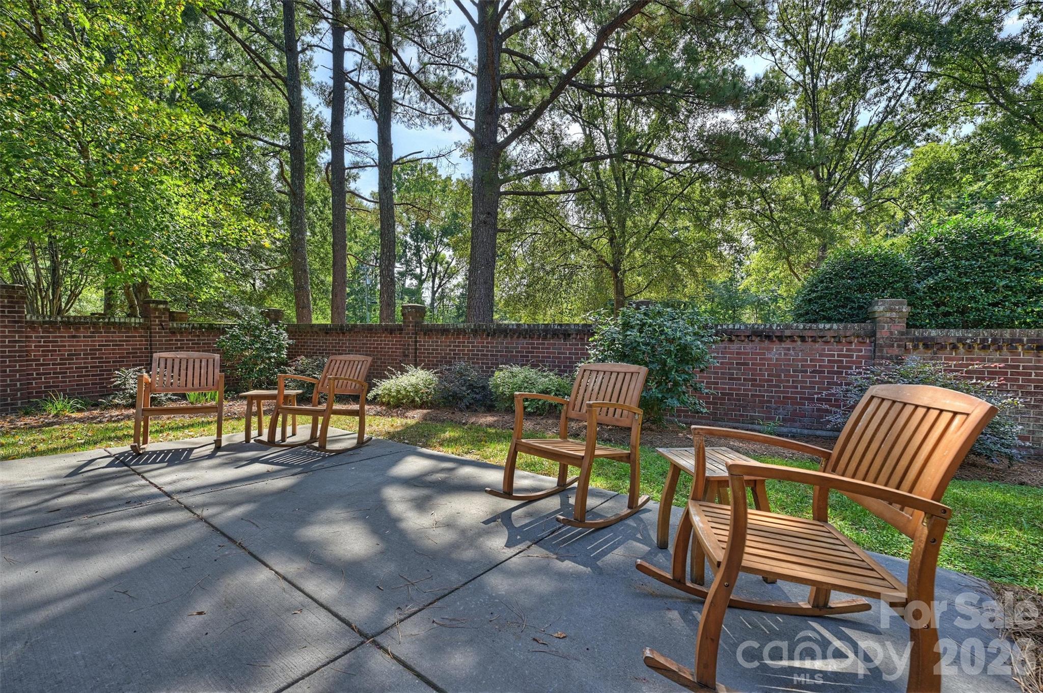 7035 Walton Heath Lane Property Photo 37