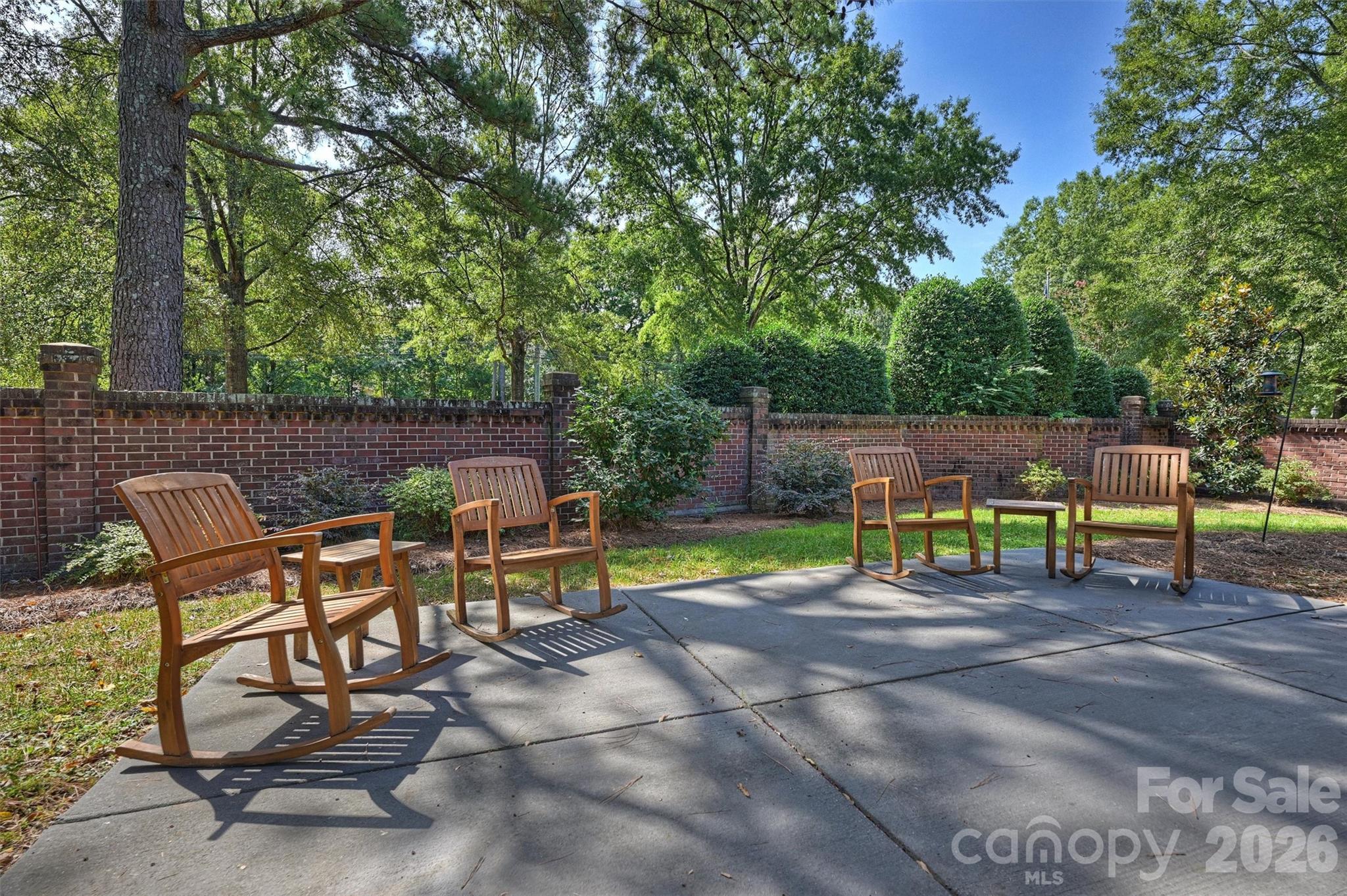 7035 Walton Heath Lane Property Photo 38