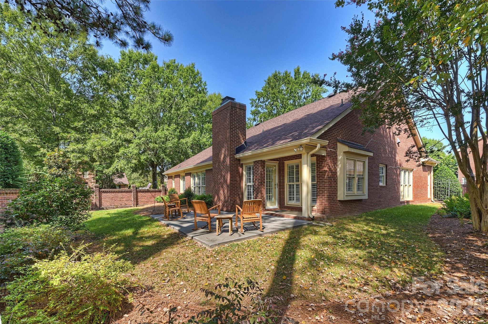 7035 Walton Heath Lane Property Photo 41