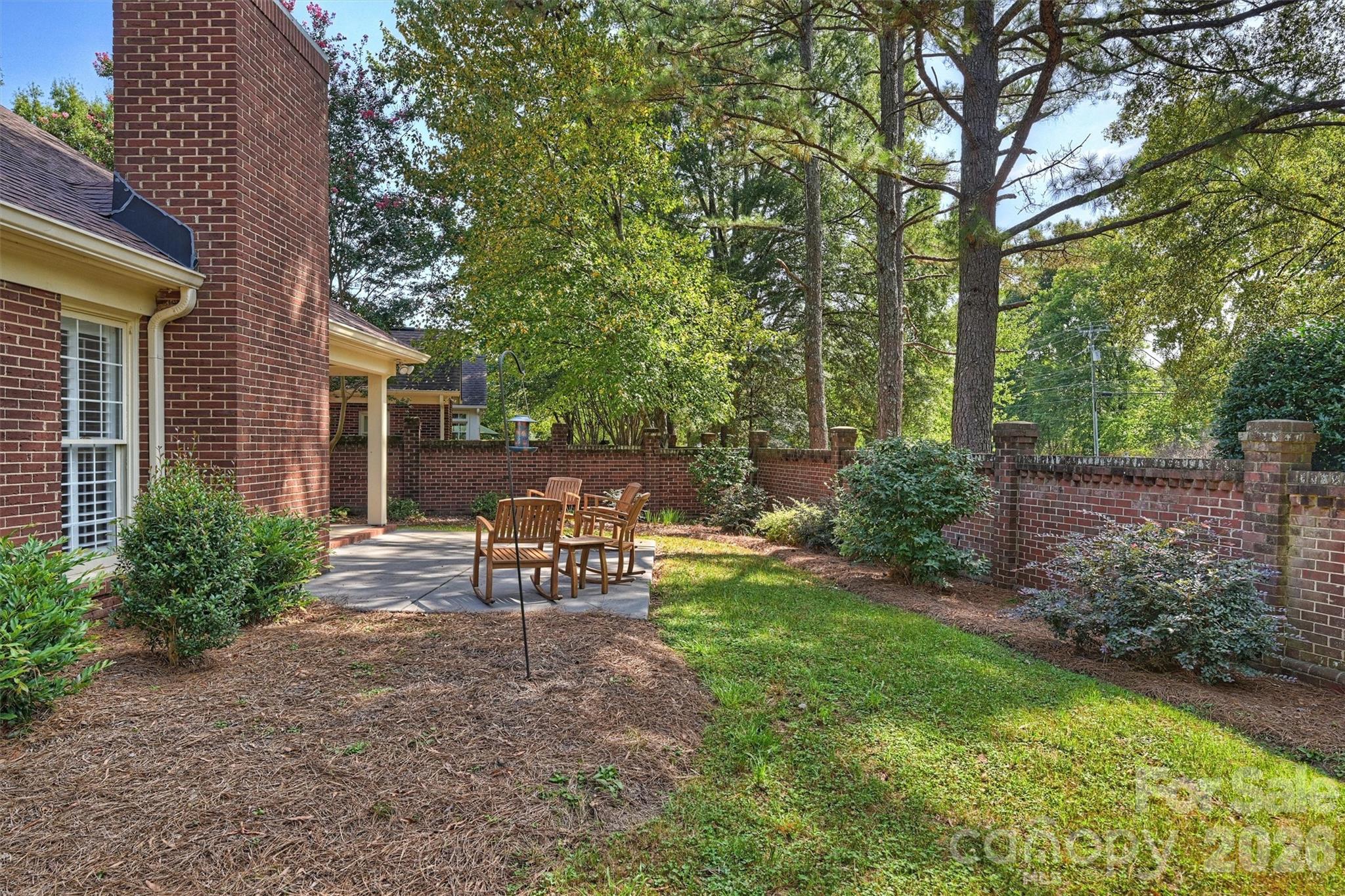 7035 Walton Heath Lane Property Photo 44