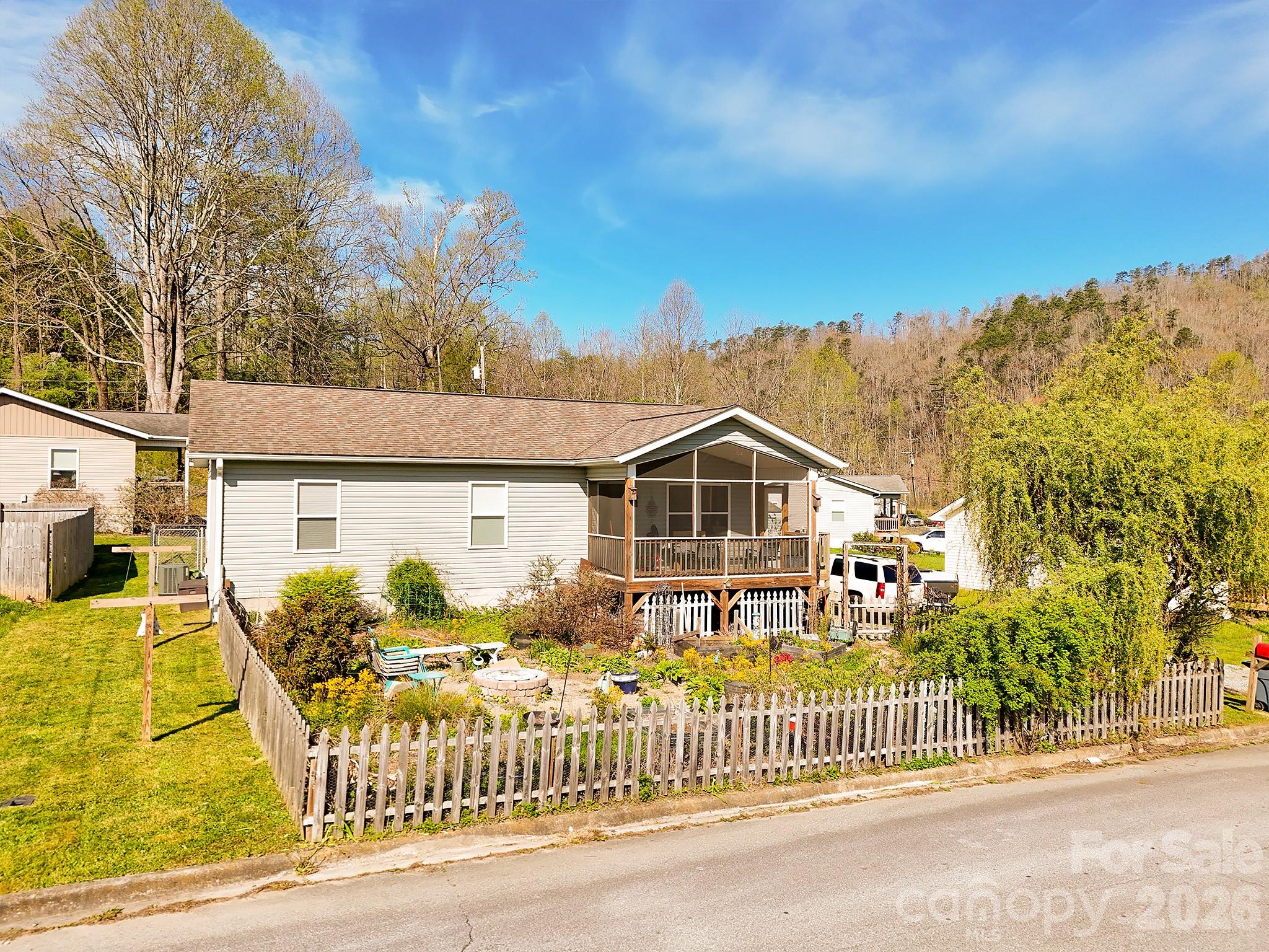 47 Rosman Trail Property Photo 1