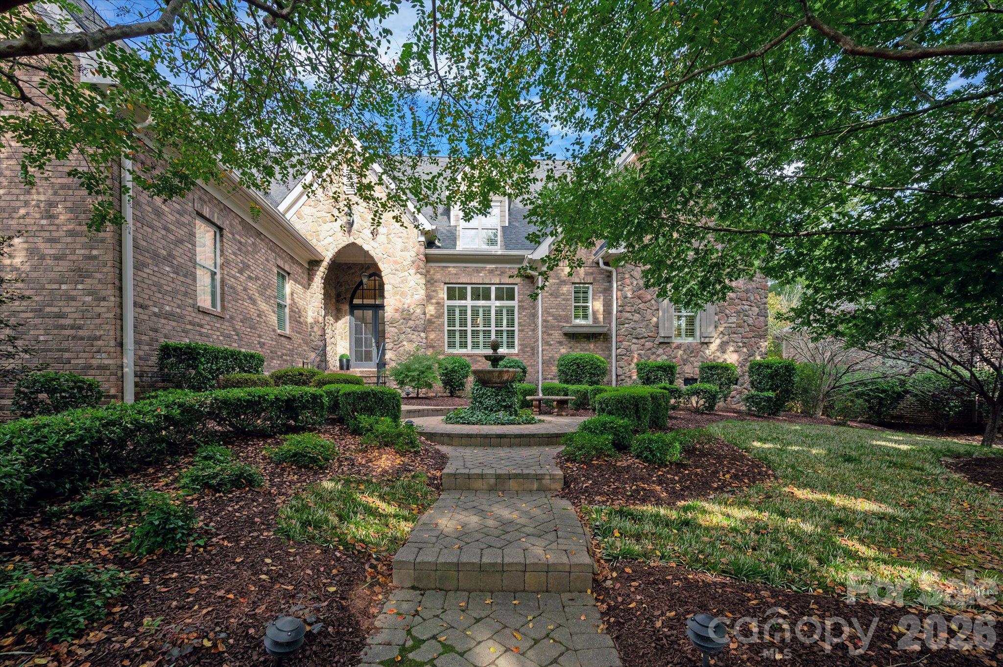 1617 Lookout Circle Property Photo 2