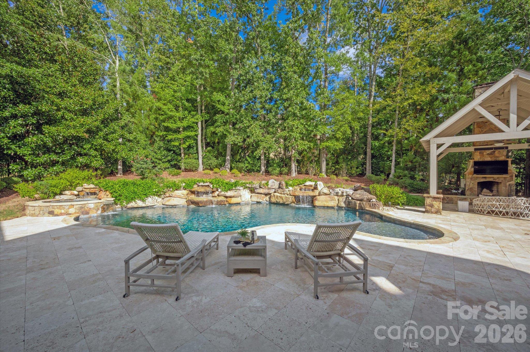 1617 Lookout Circle Property Photo 3