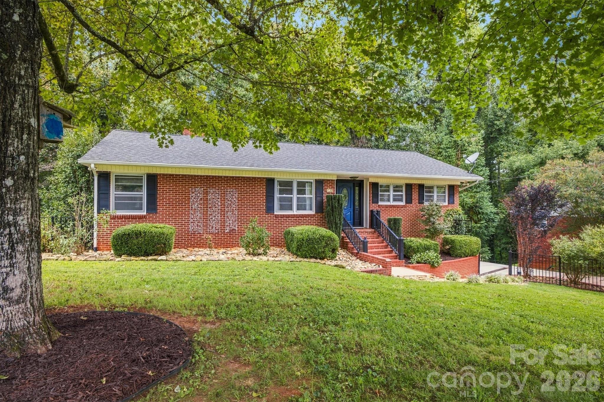 146 Maehill Place Property Photo 2