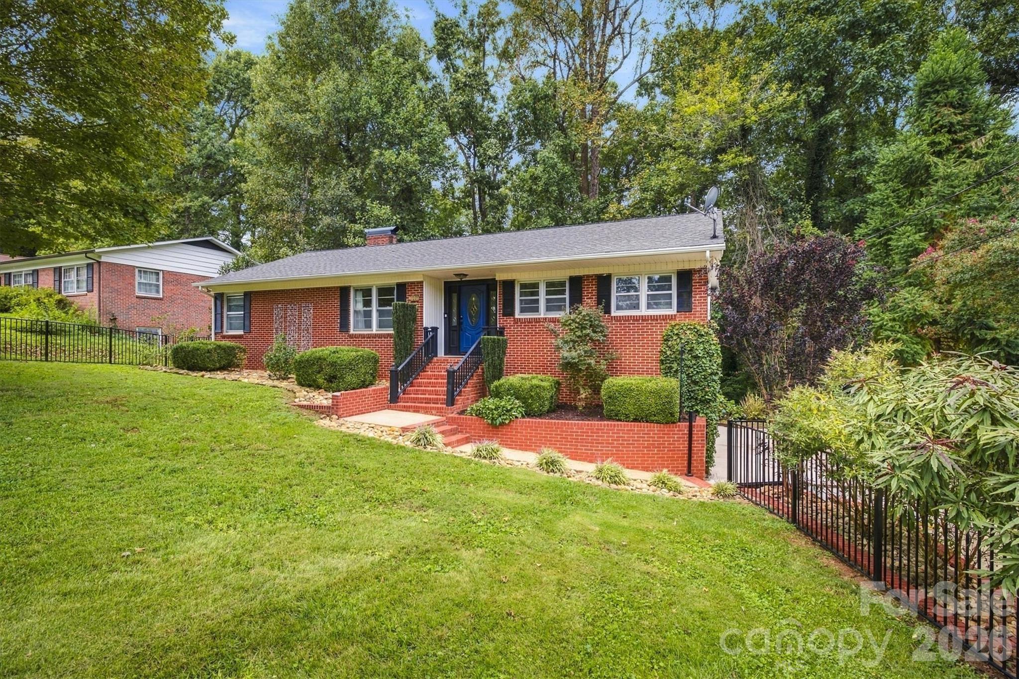 146 Maehill Place Property Photo 4