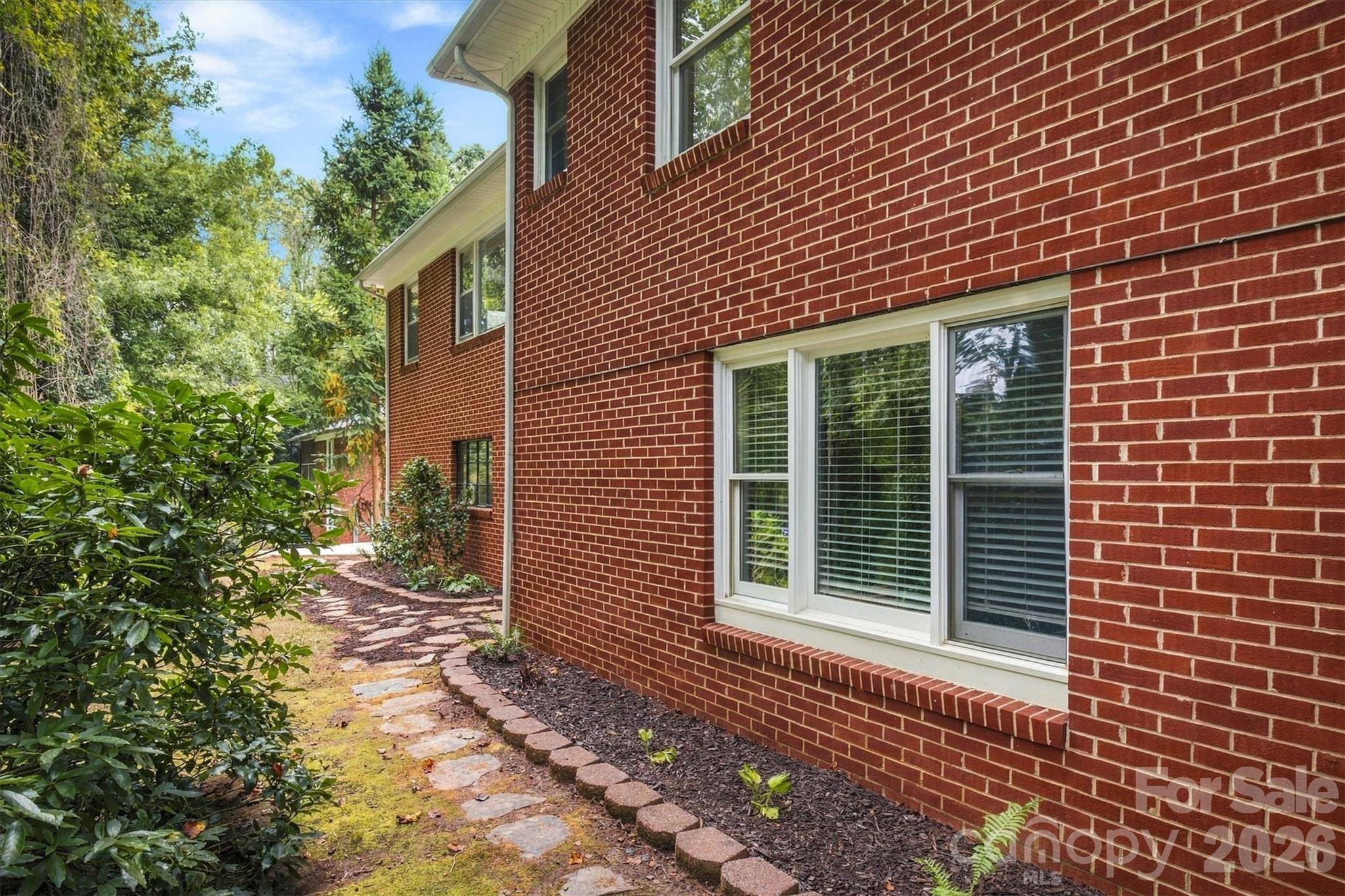 146 Maehill Place Property Photo 6