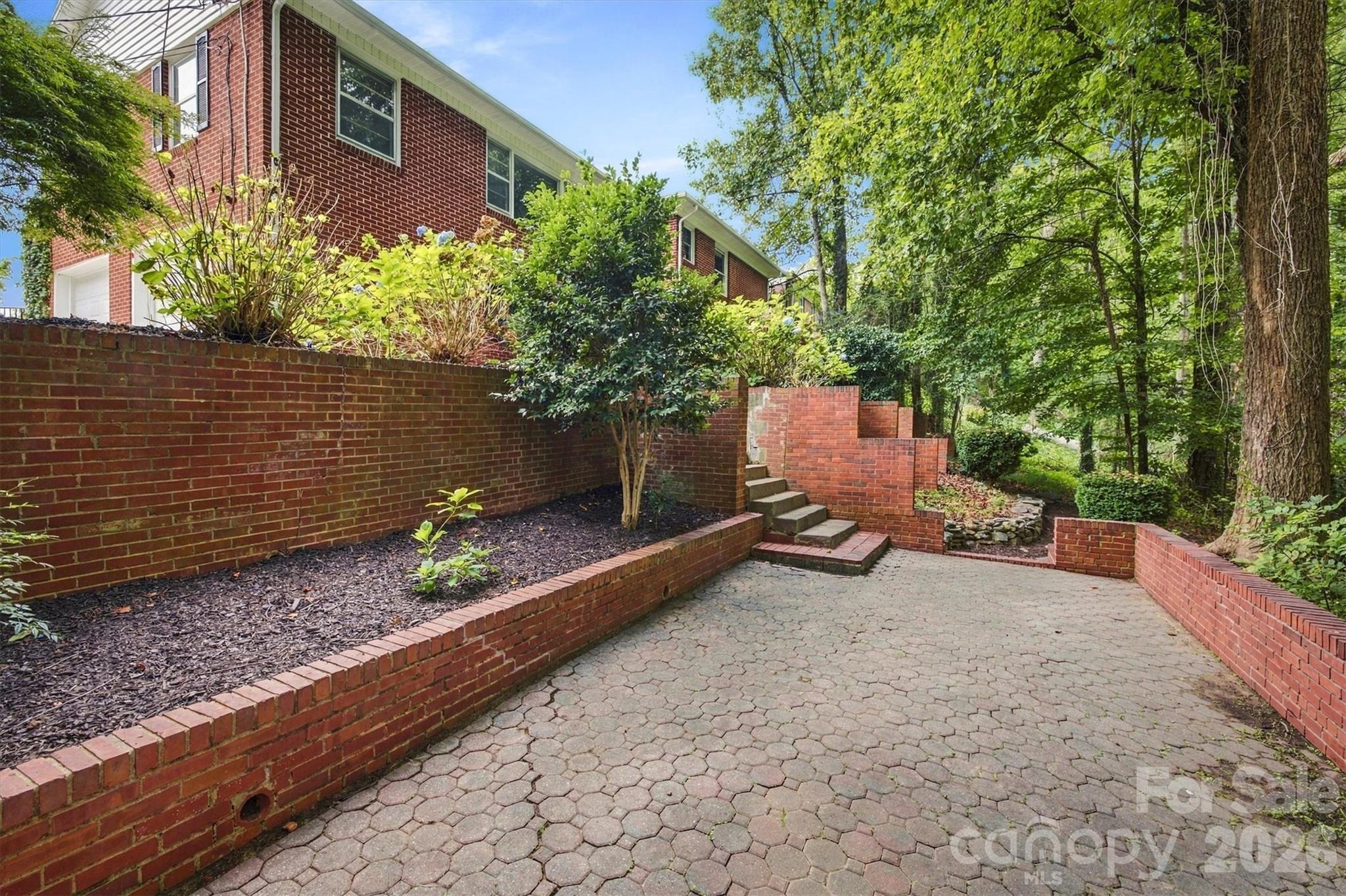 146 Maehill Place Property Photo 7