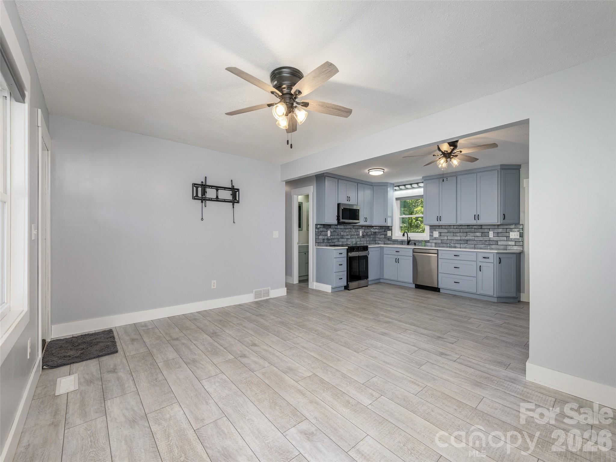 4103 Turnpike Road Property Photo 6
