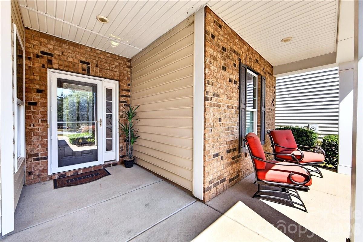 744 Bearcamp Way Property Photo 2