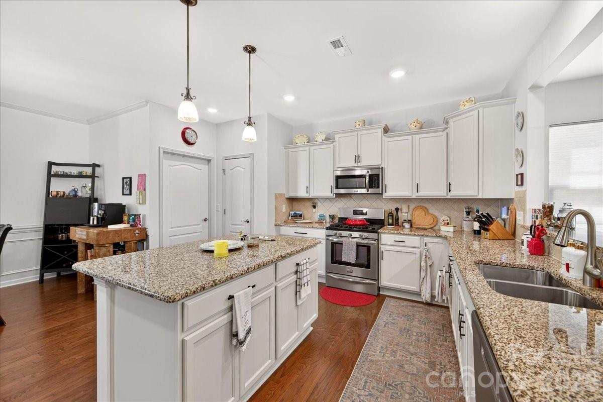 744 Bearcamp Way Property Photo 10