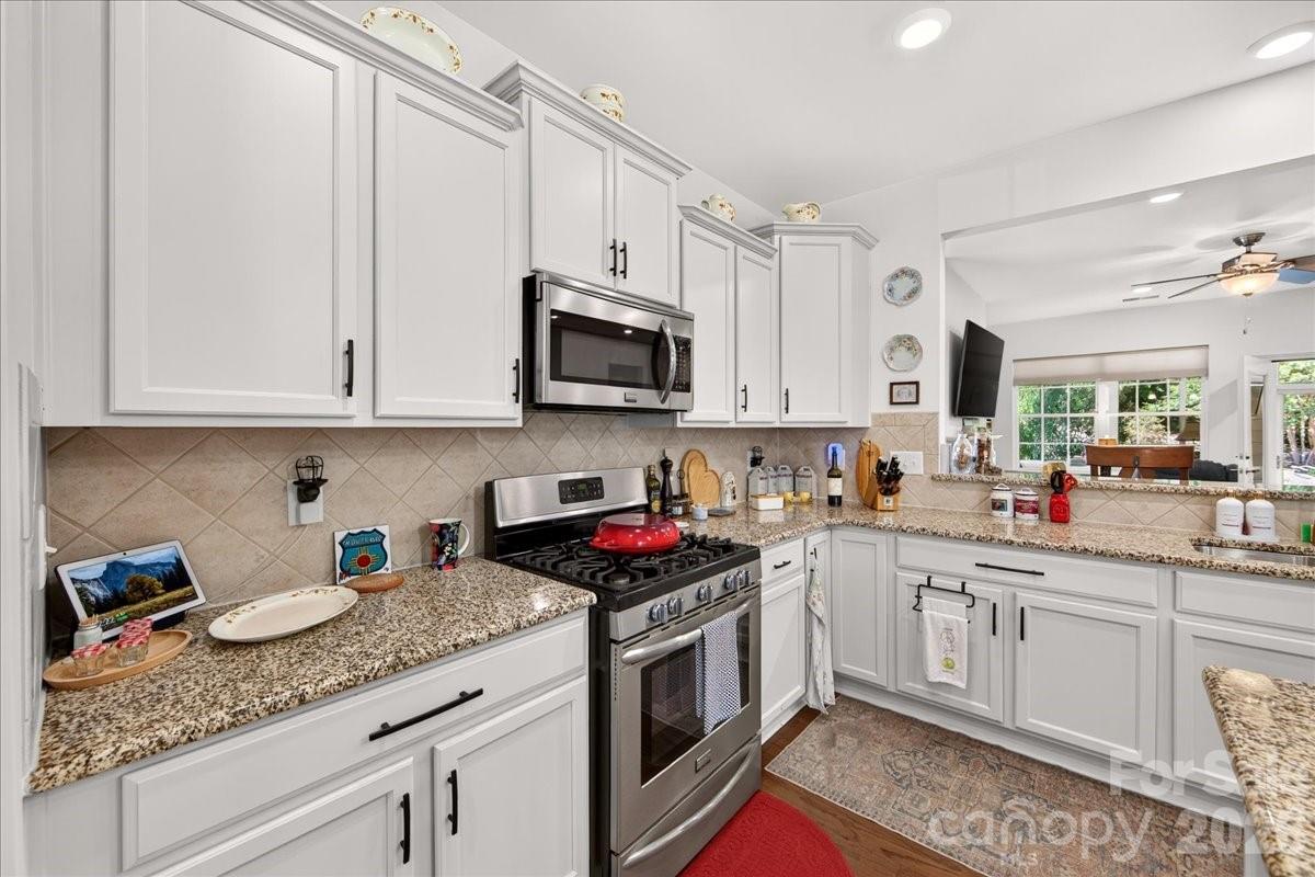 744 Bearcamp Way Property Photo 11