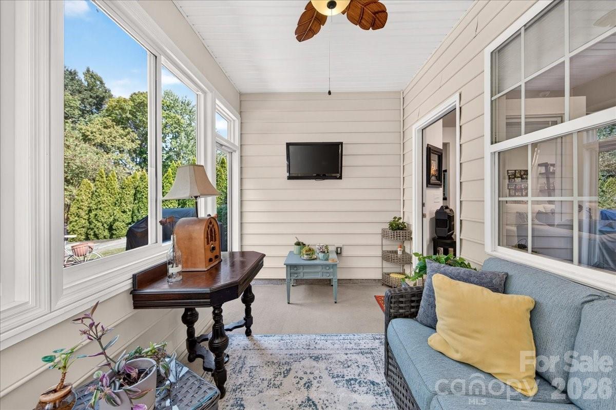 744 Bearcamp Way Property Photo 17