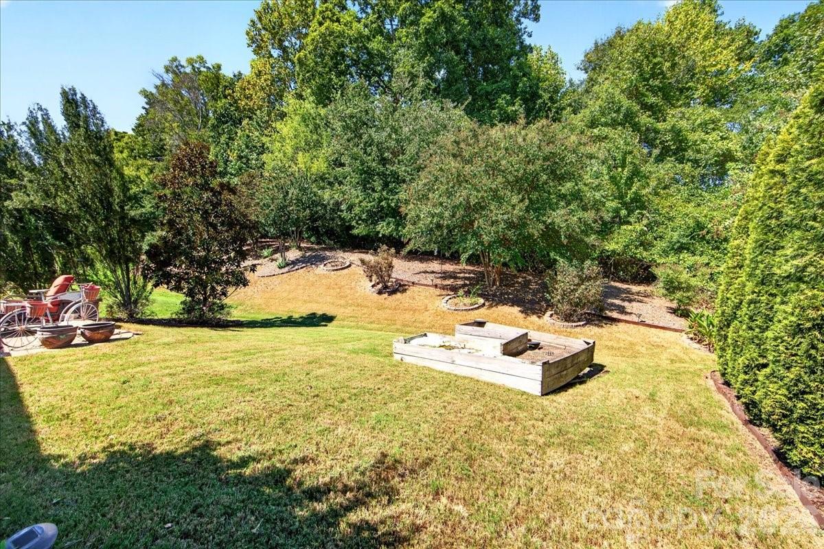 744 Bearcamp Way Property Photo 30