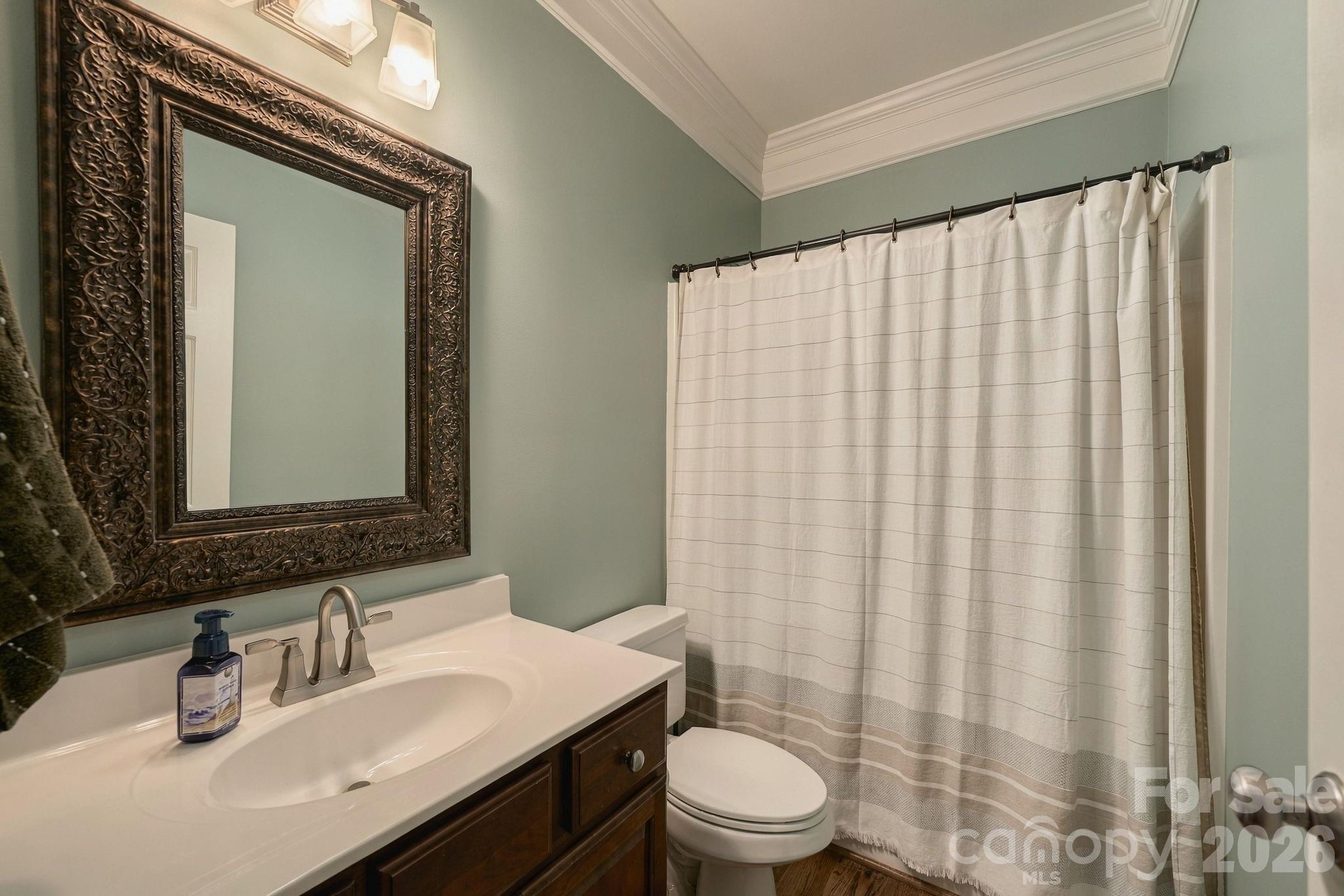 2561 Fallbrook Place Property Photo 8