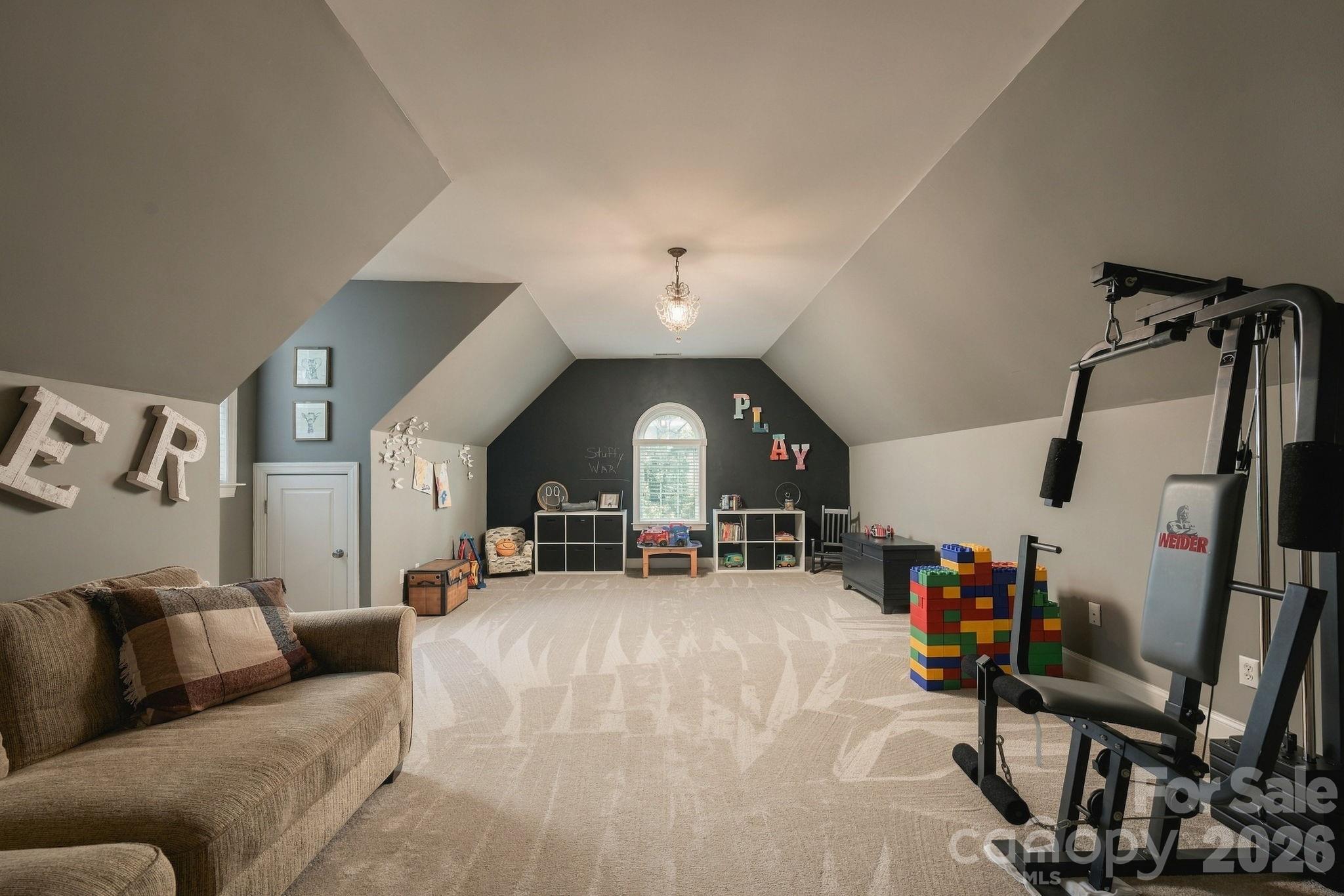 2561 Fallbrook Place Property Photo 19