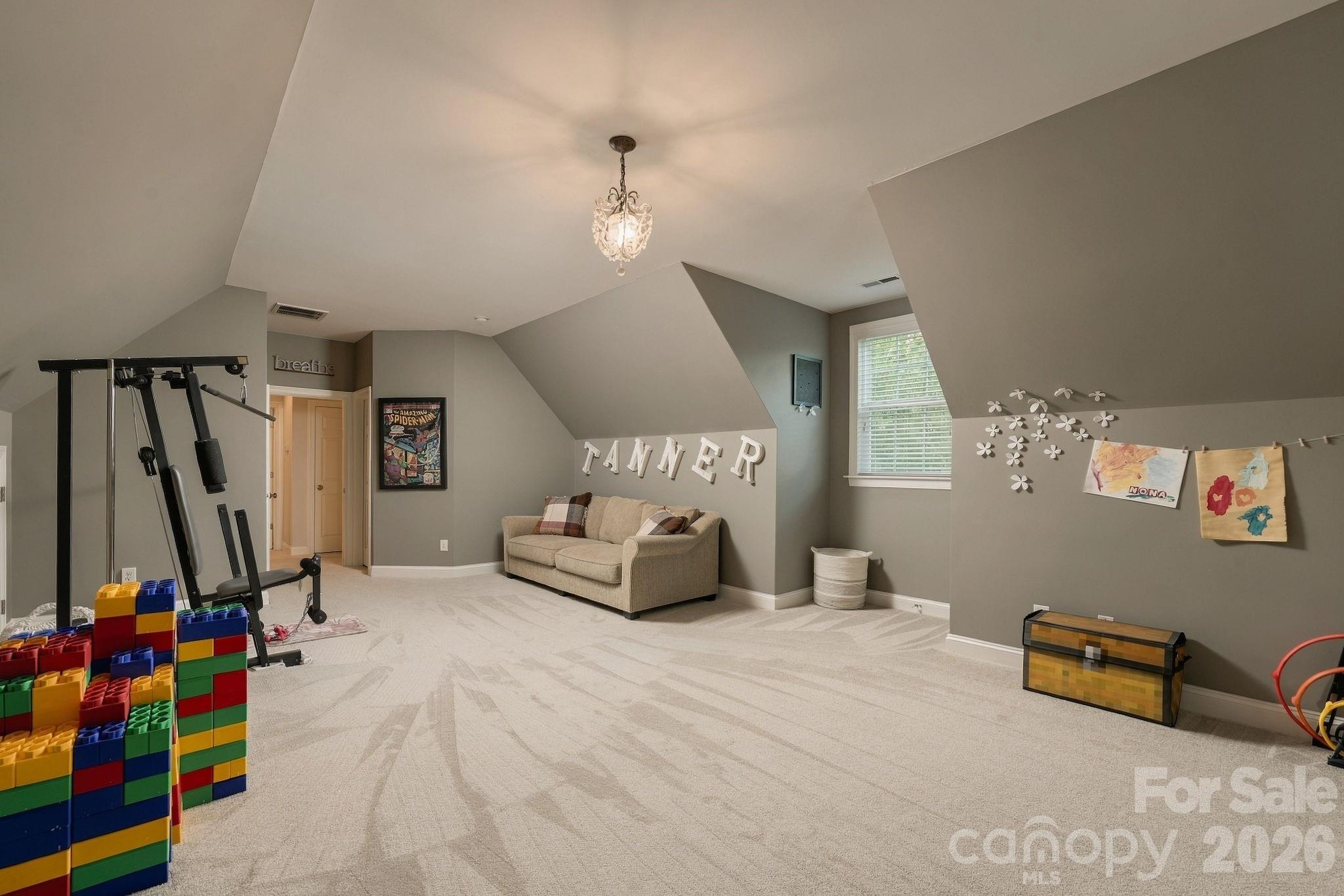 2561 Fallbrook Place Property Photo 20