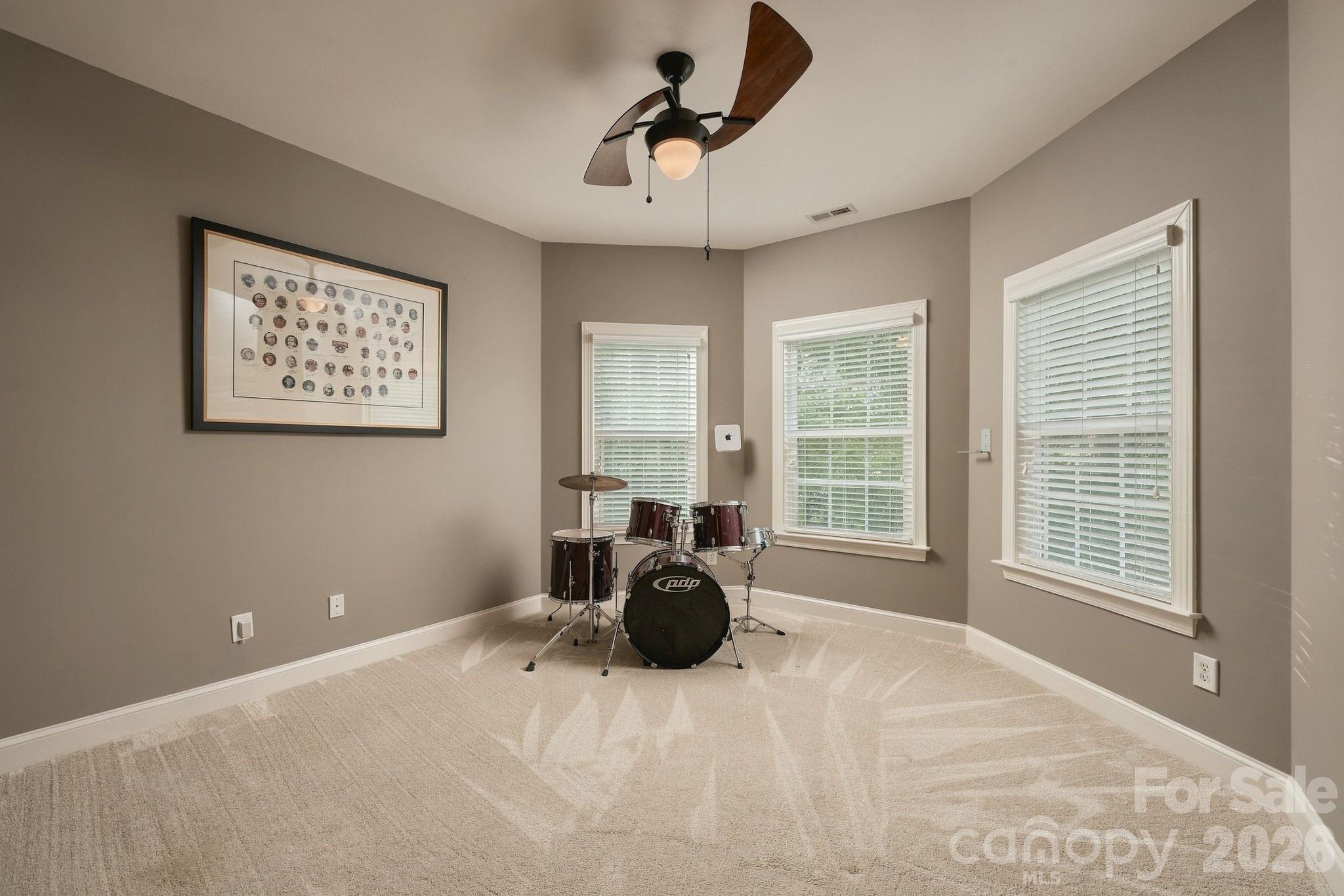 2561 Fallbrook Place Property Photo 22