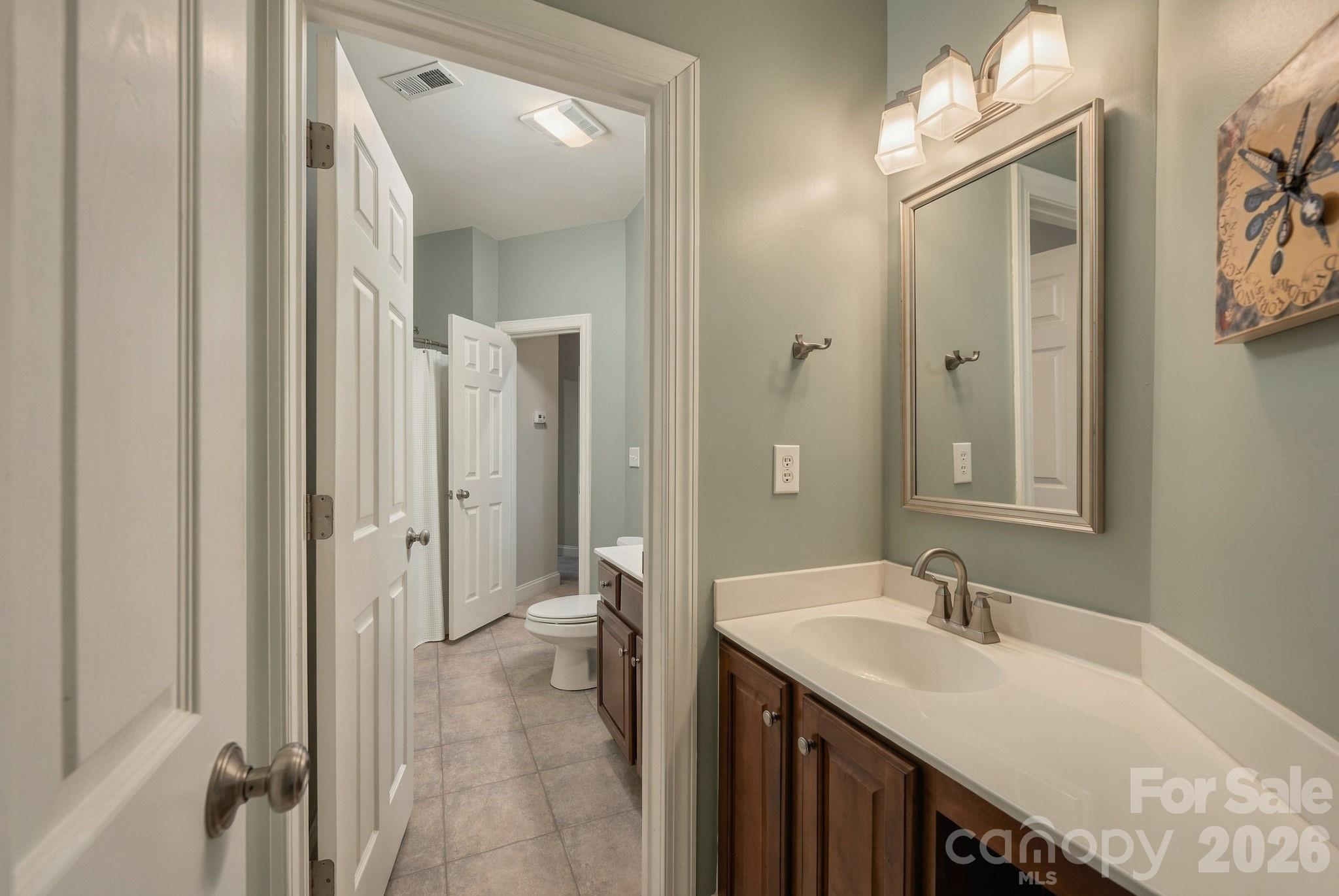 2561 Fallbrook Place Property Photo 23