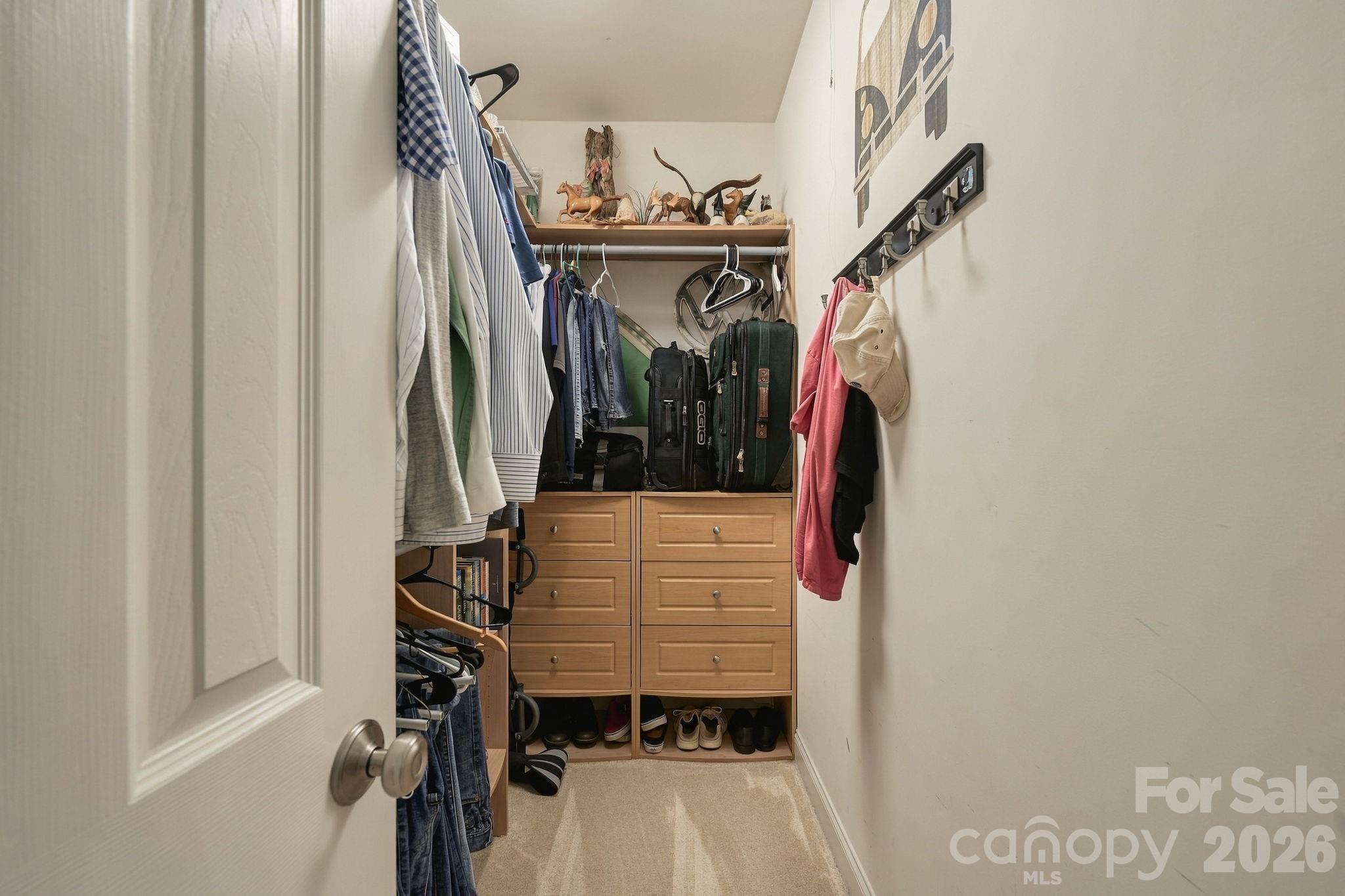 2561 Fallbrook Place Property Photo 26
