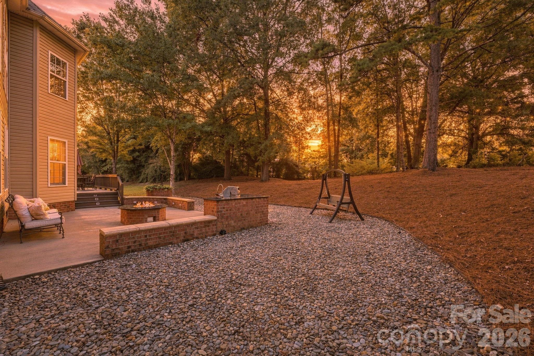 2561 Fallbrook Place Property Photo 32