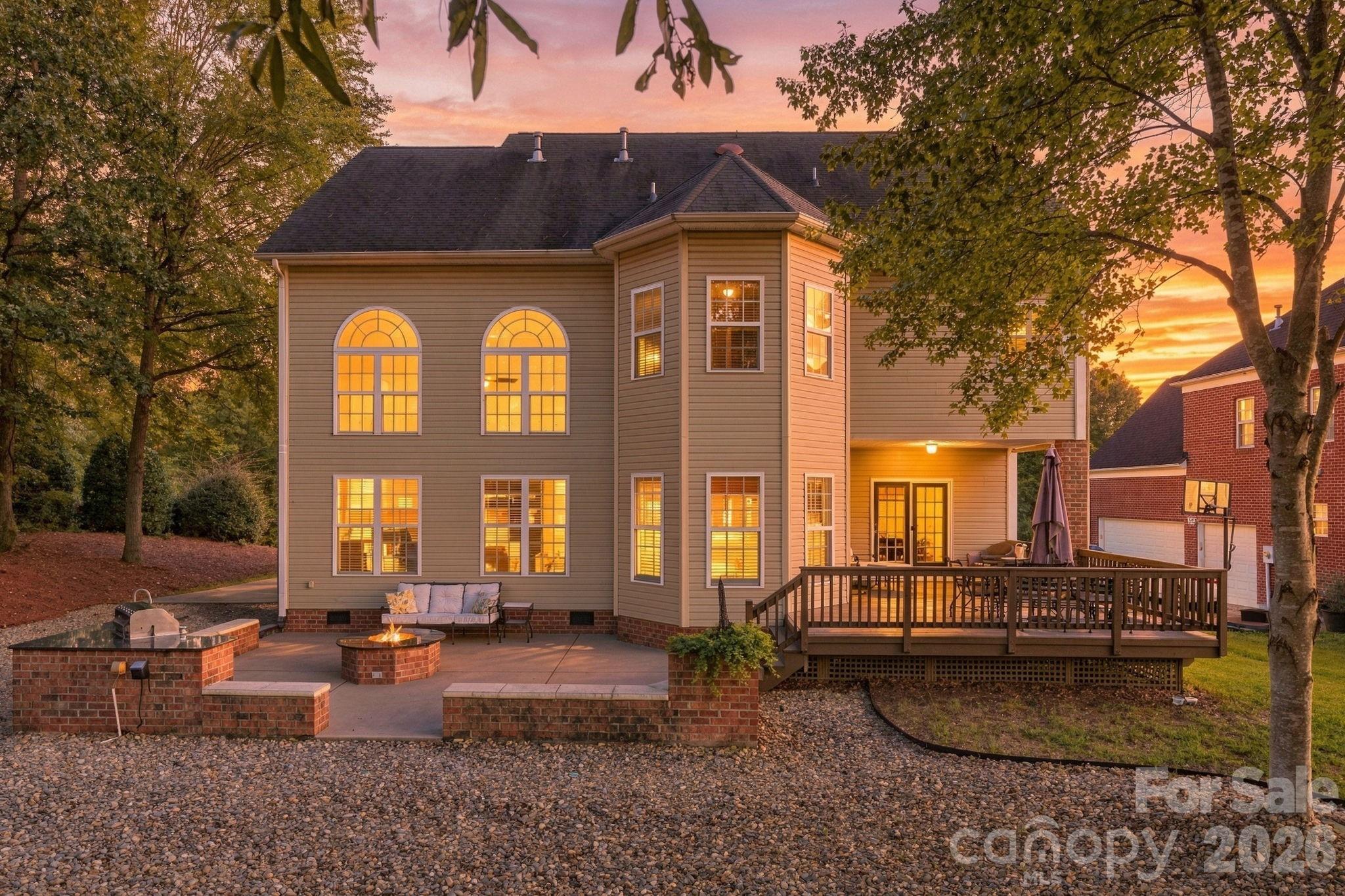 2561 Fallbrook Place Property Photo 34