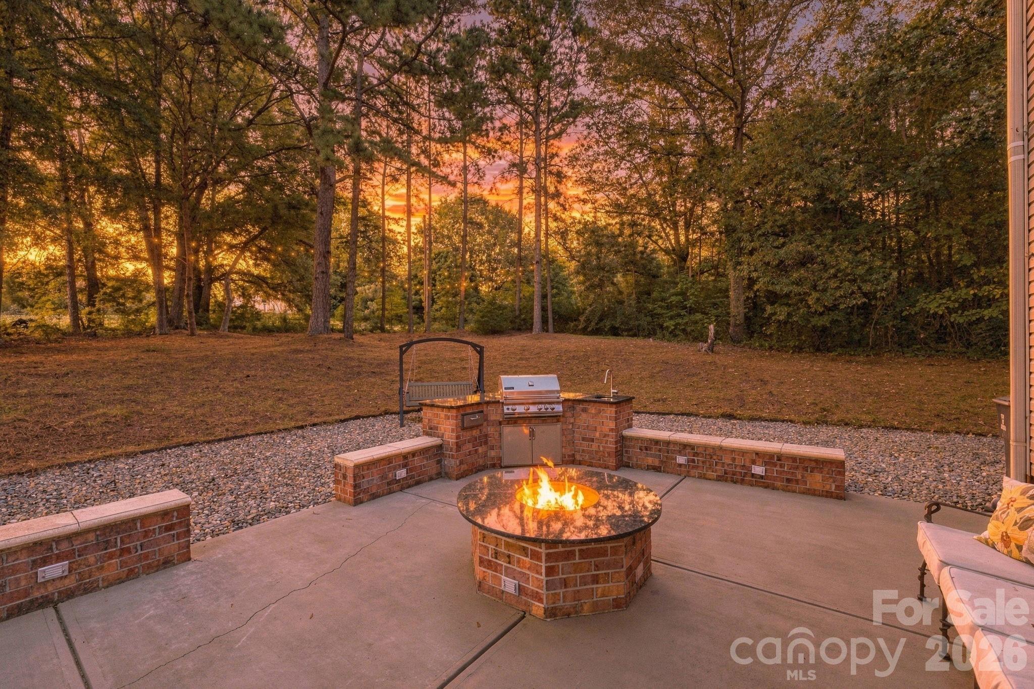 2561 Fallbrook Place Property Photo 36