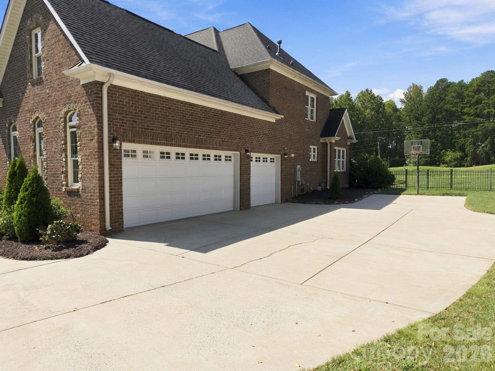 6671 Fox Ridge Circle 42 Property Photo 2