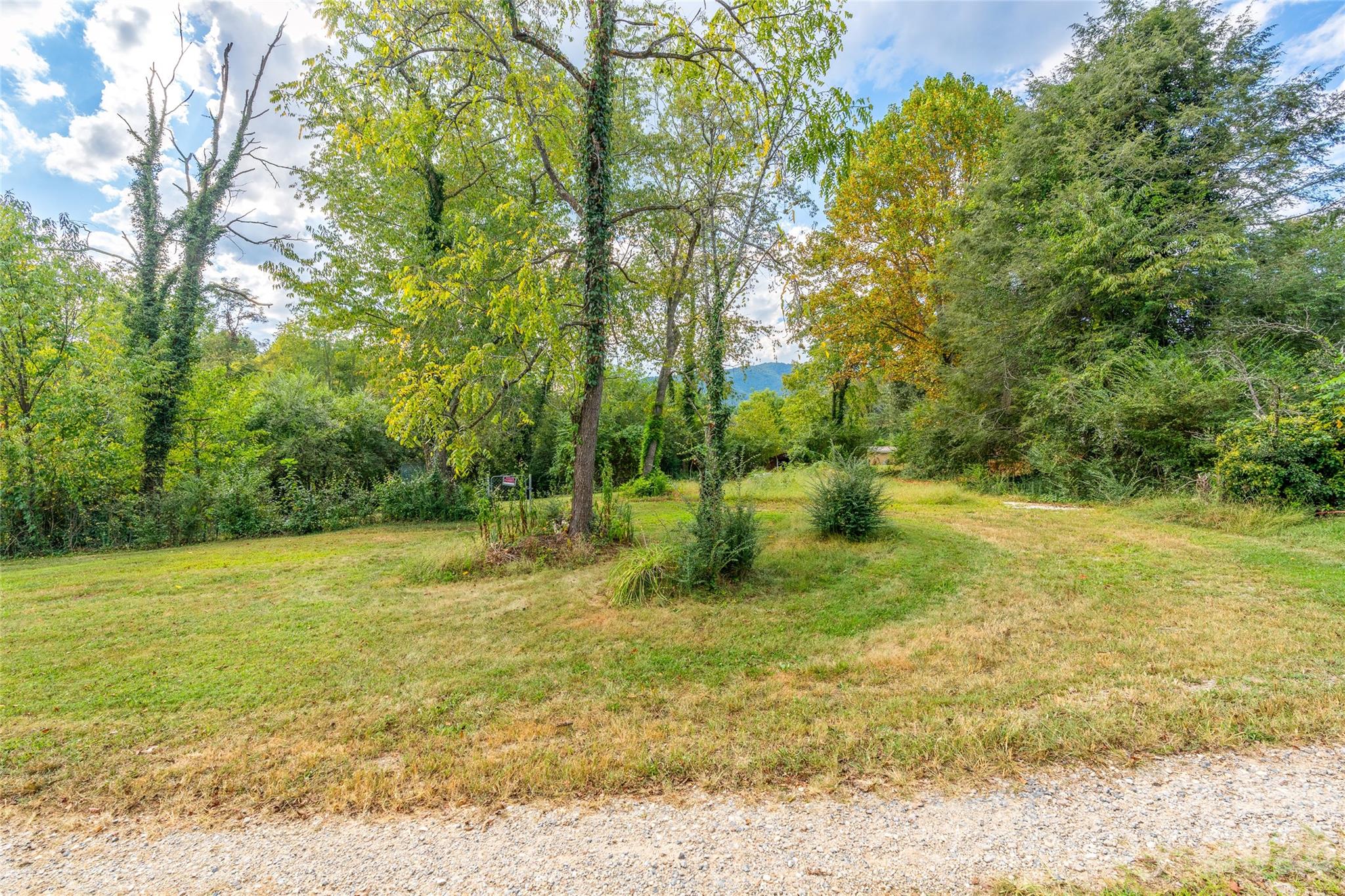 16 Arda Drive Property Photo 2