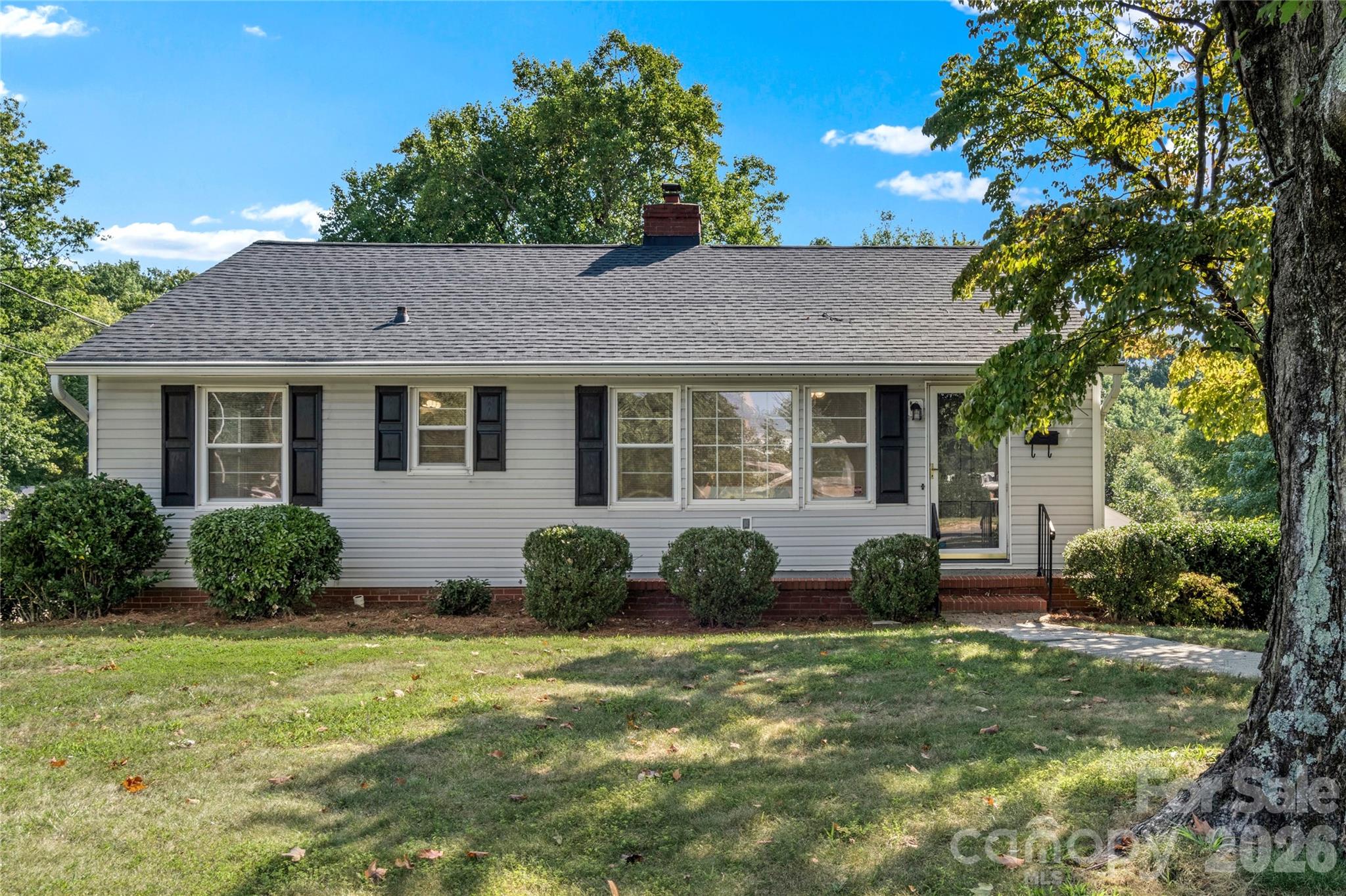 1248 Bolton Street Property Photo 3