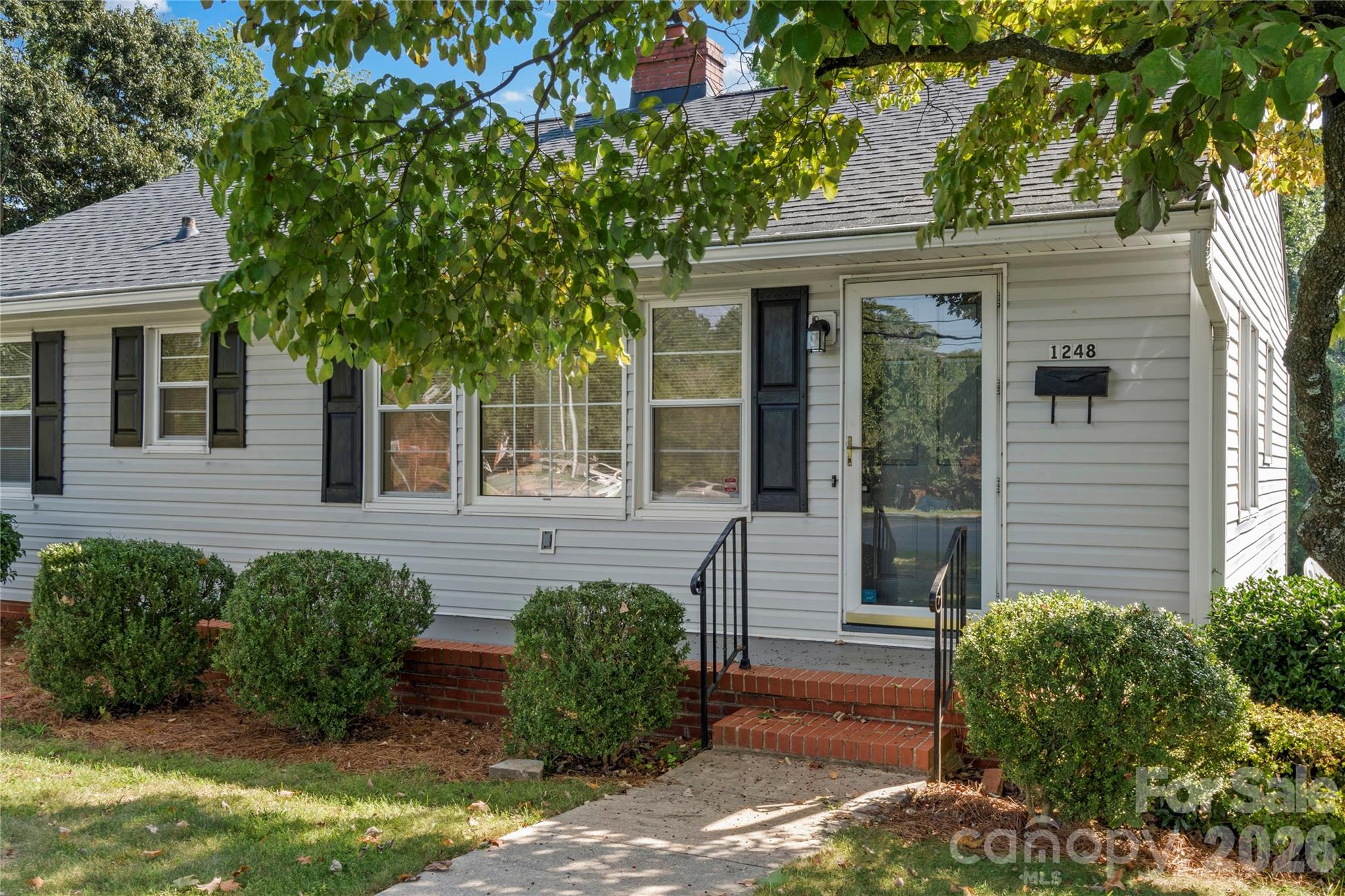 1248 Bolton Street Property Photo 5
