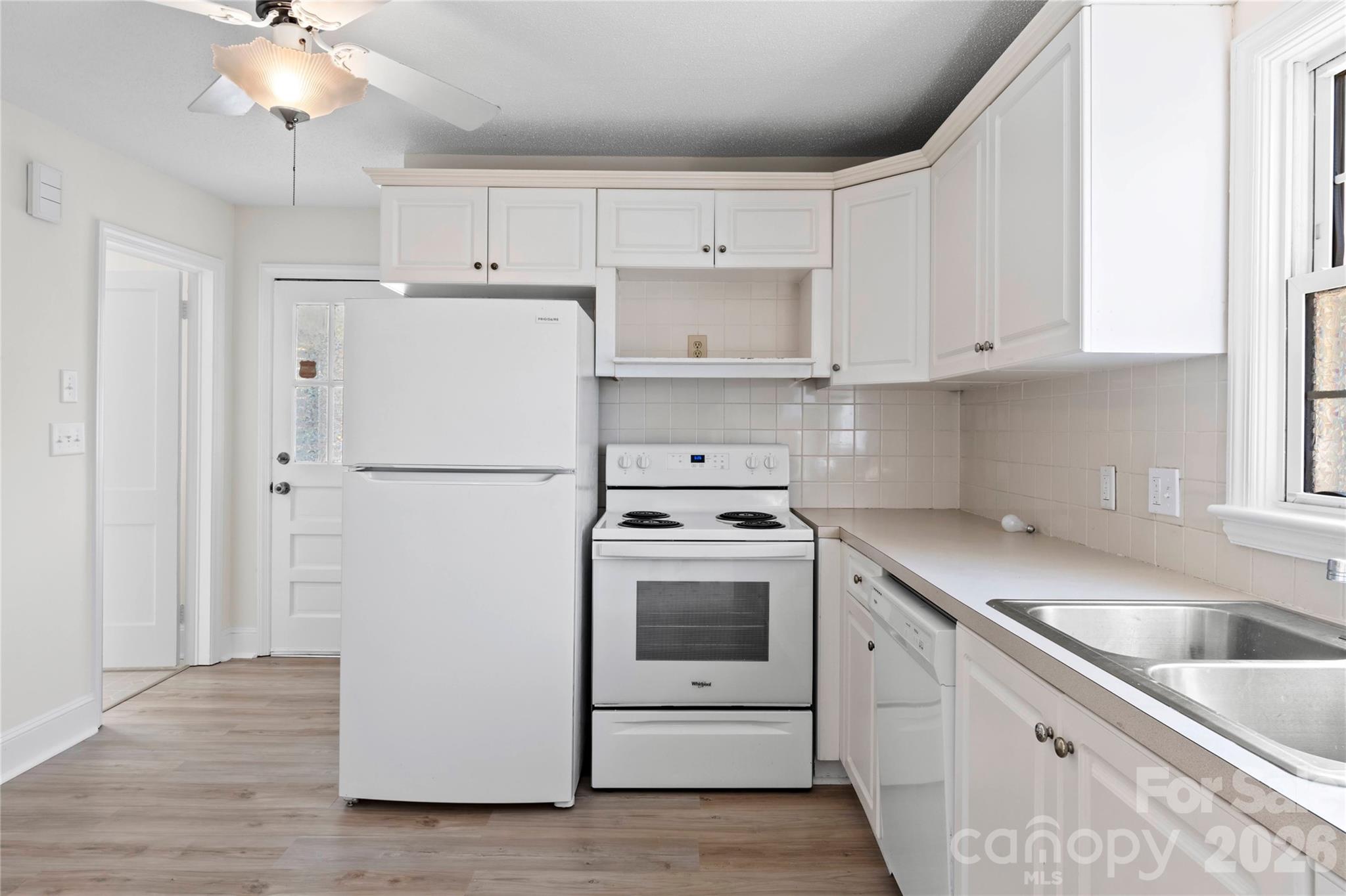 1248 Bolton Street Property Photo 11