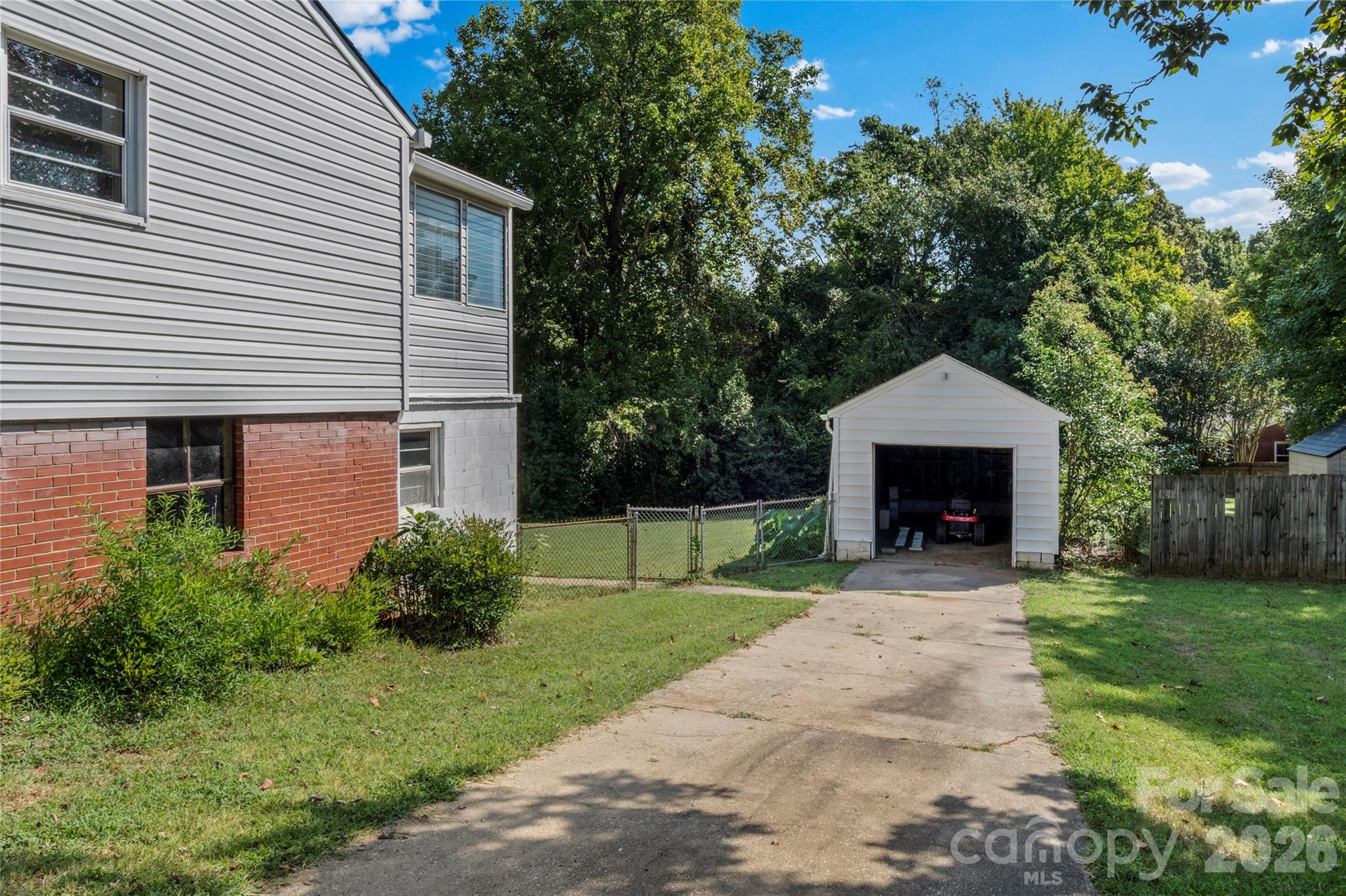 1248 Bolton Street Property Photo 30