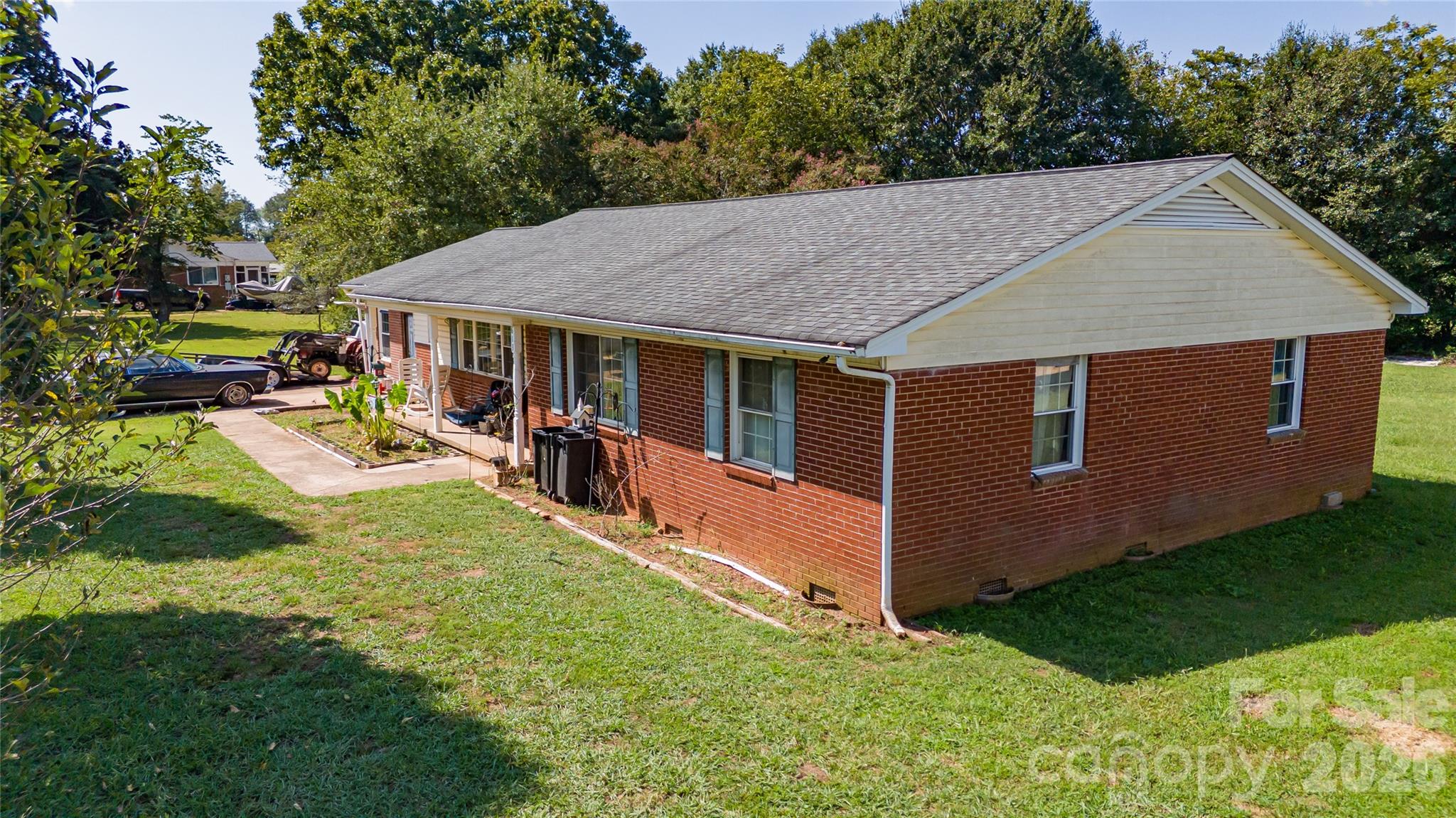 613 Plato Lee Road Property Photo 2