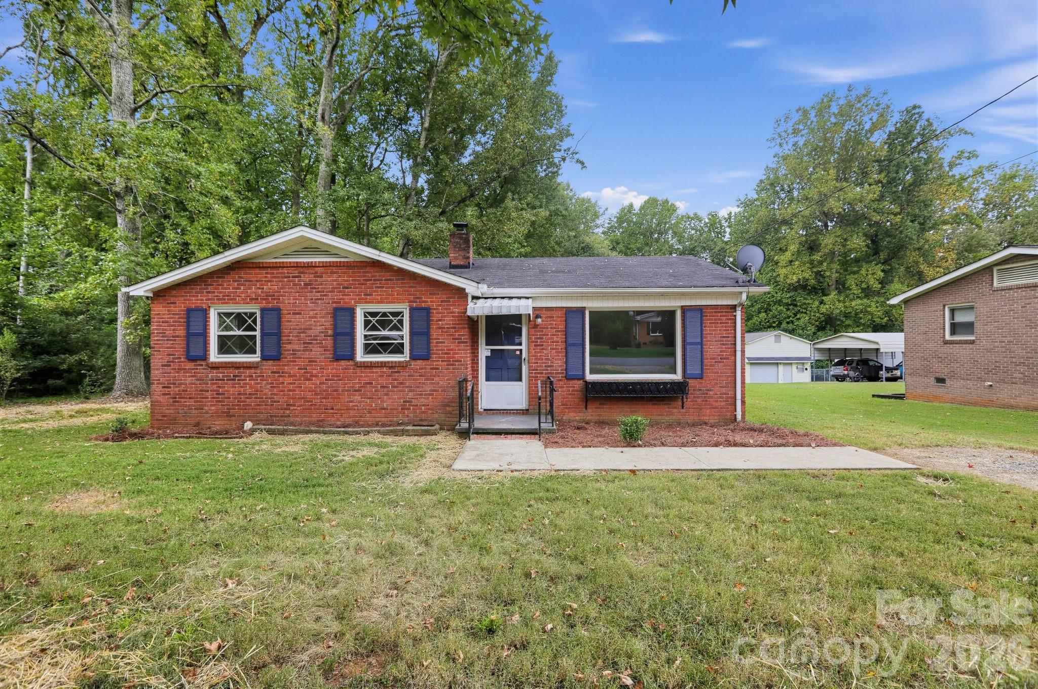 1912 Carpenter Street Property Photo 1