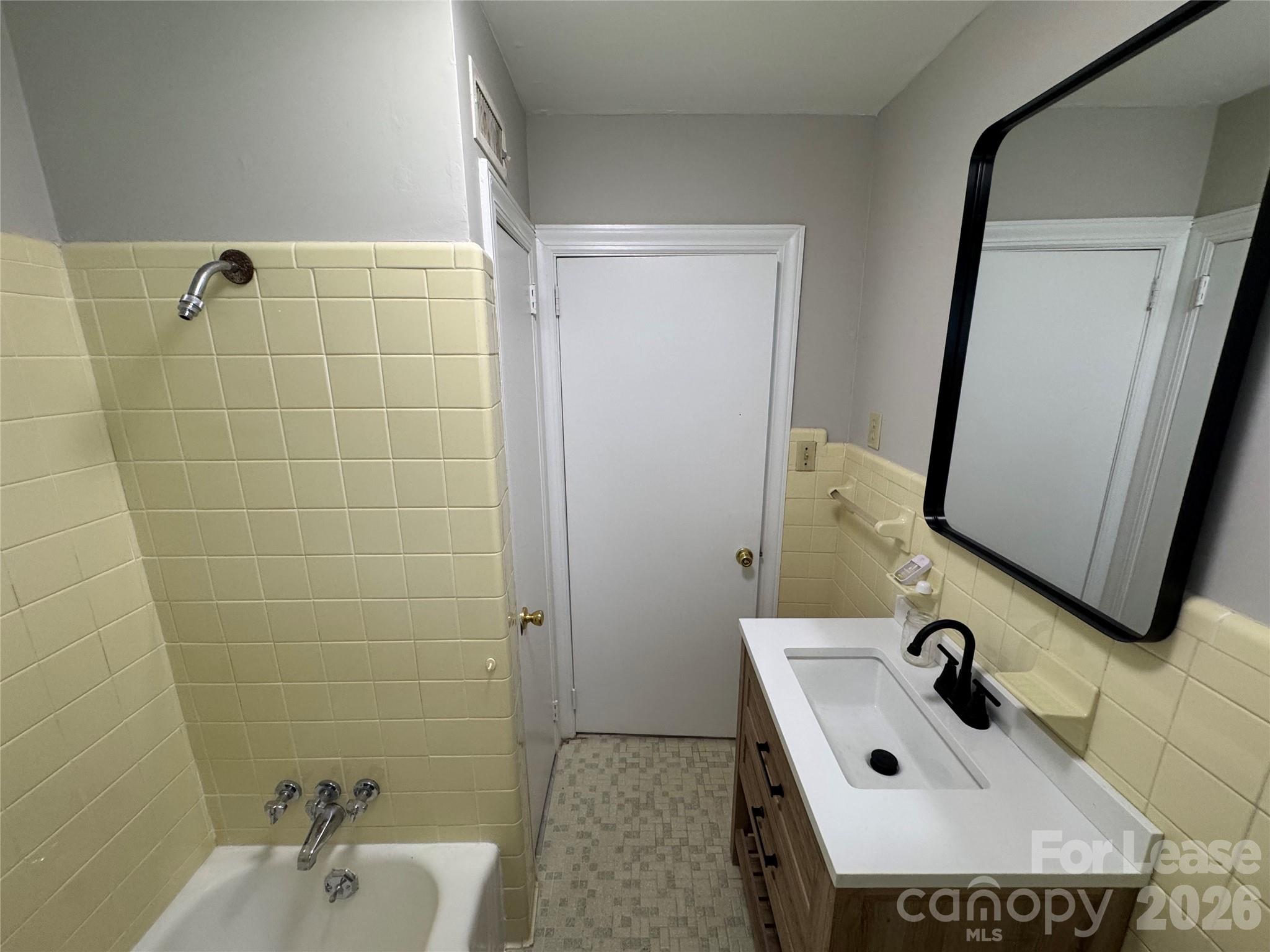 2112 Stewart Avenue Property Photo 7